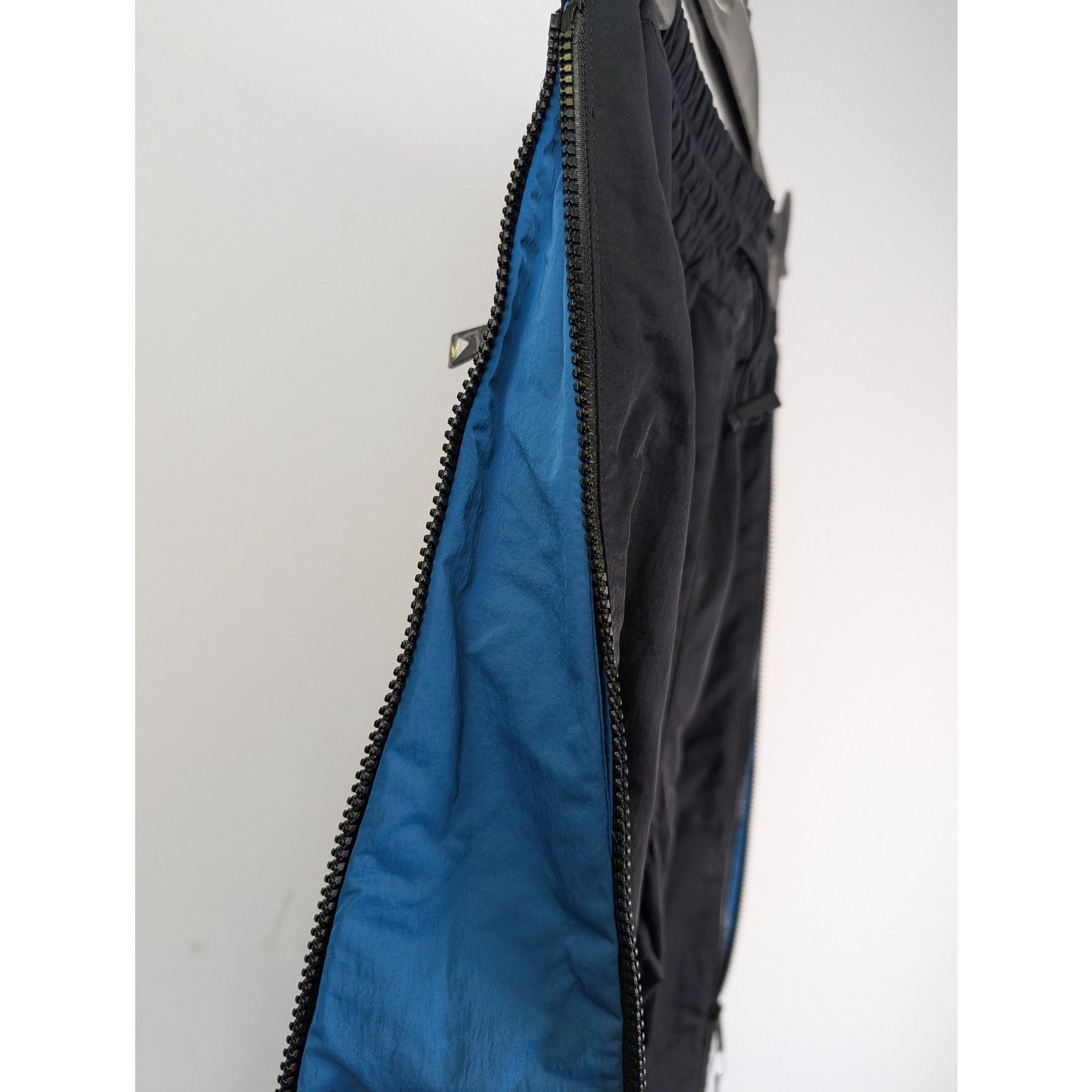 Bottega Veneta o1rshd1 Tech Nylon Trousers Pant in Black/Pacific Size US 30 / EU 46 - 8 Thumbnail