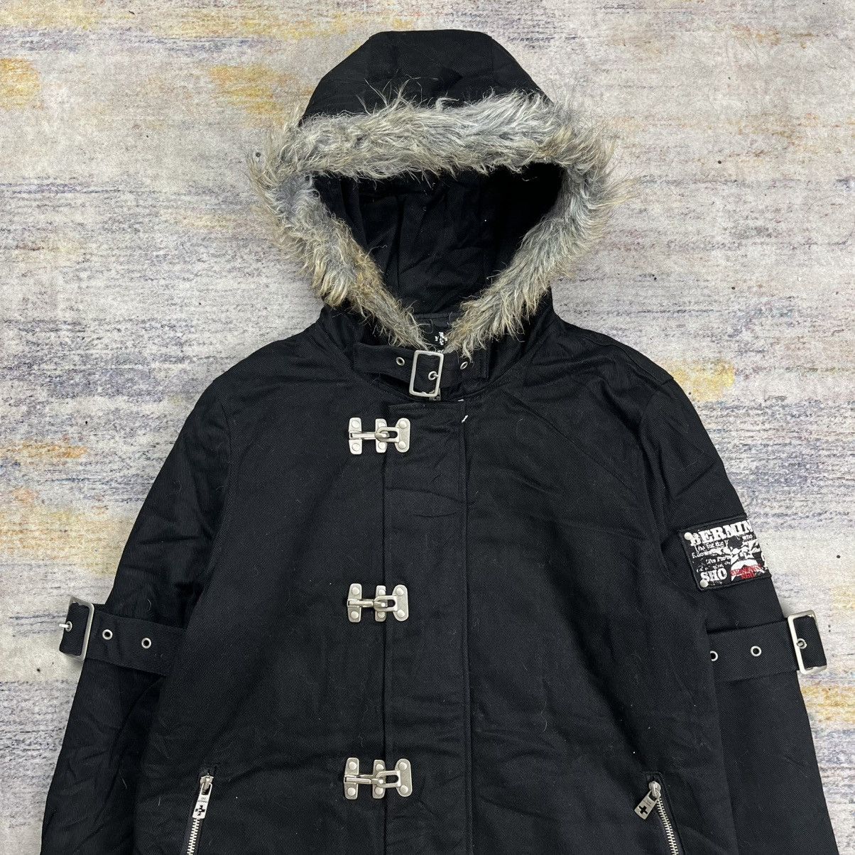 Le Grande Bleu (L.G.B.) Berning sho trim fur hood bondage clasp fireman jacket vkei Size US M / EU 48-50 / 2 - 2 Thumbnail