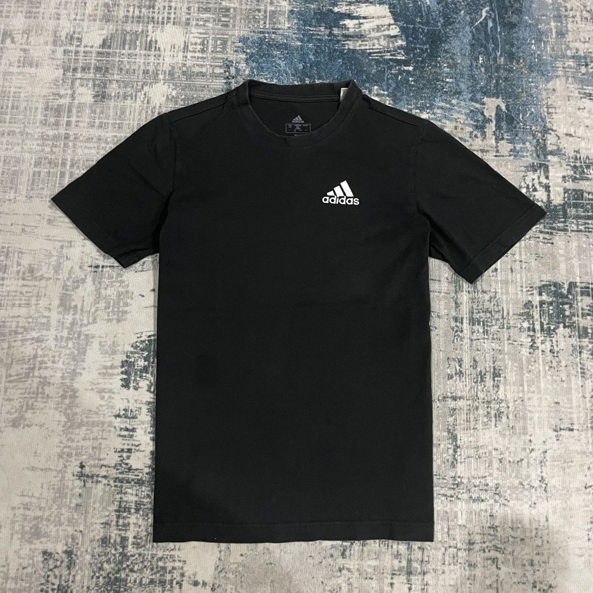 Adidas Adidas Small Logo T-shirt Size US S / EU 44-46 / 1 - 1 Thumbnail