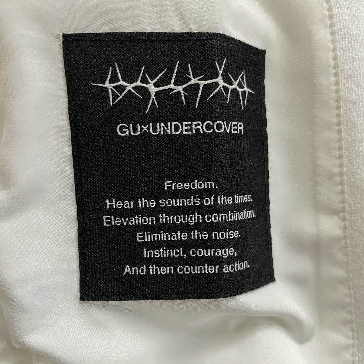 GU × Undercover GU x Undercover Jun Takahashi White Sweatshirt Multi-Zip M Size US M / EU 48-50 / 2 - 9 Thumbnail