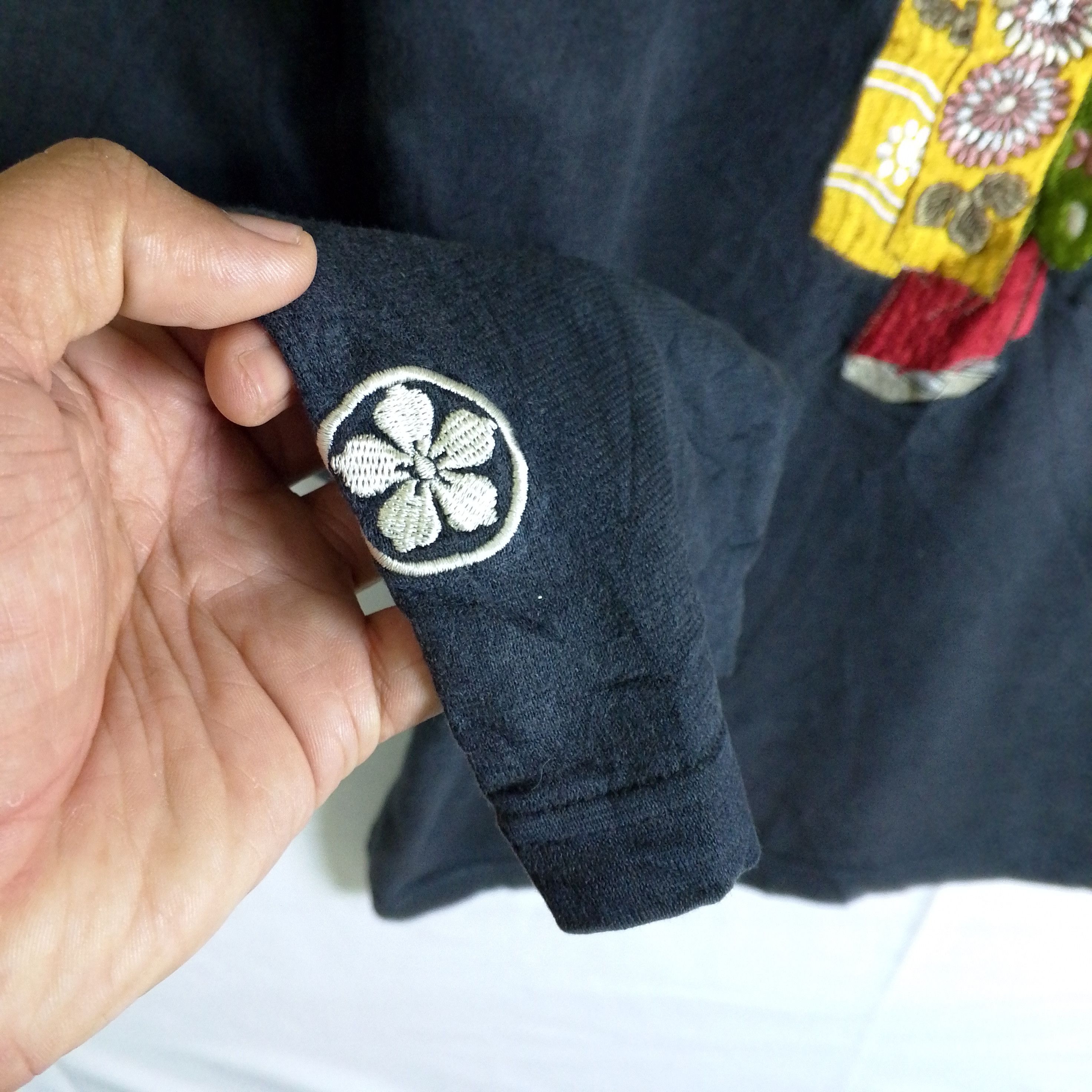 Japanese Brand Vintage Infinity Japan Souvenir Embroidery Tee Size US L / EU 52-54 / 3 - 5 Thumbnail