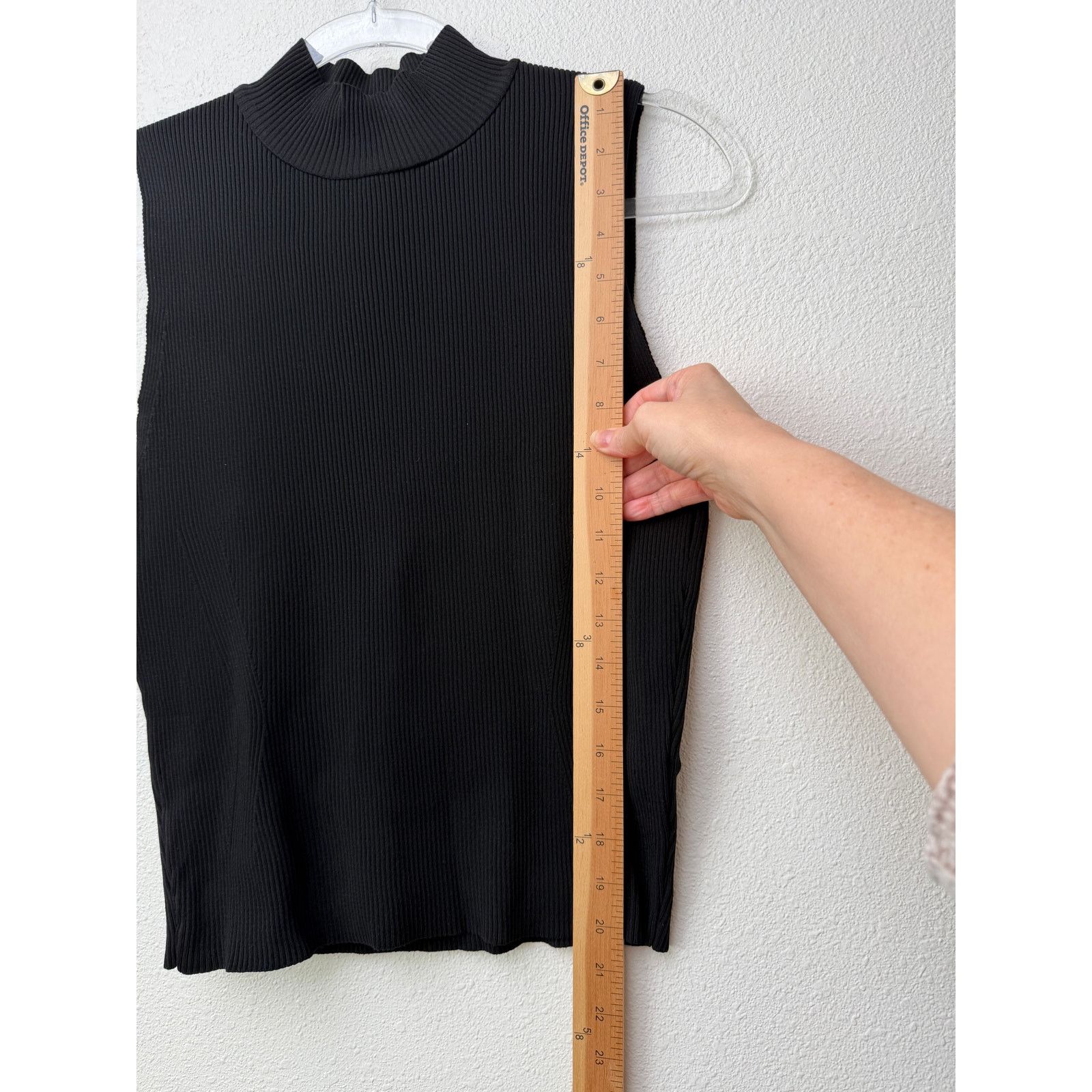 Zara NWT Zara Black Ribbed Mock Neck Sleeveless Top L Size L / US 10 / IT 46 - 14 Thumbnail