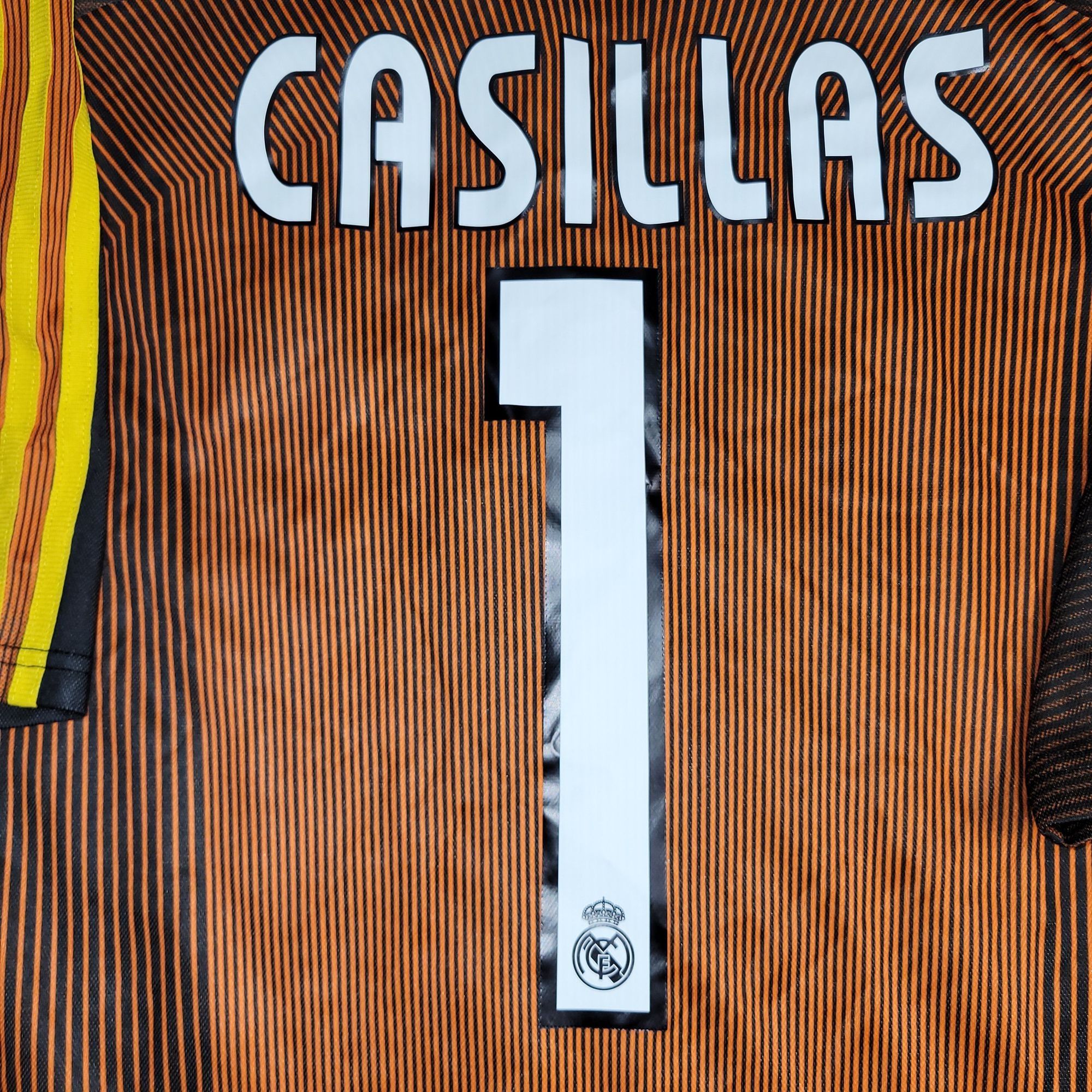 Adidas Casillas Real Madrid 2003 2004 Soccer Jersey Shirt L Size US L / EU 52-54 / 3 - 3 Thumbnail