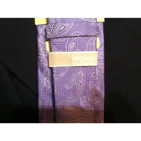 Michael Kors MICHAEL KORS MENS NEW LAVENDER 100%SILK TIE WIDTH: 3 1/8" Size ONE SIZE - 3 Thumbnail