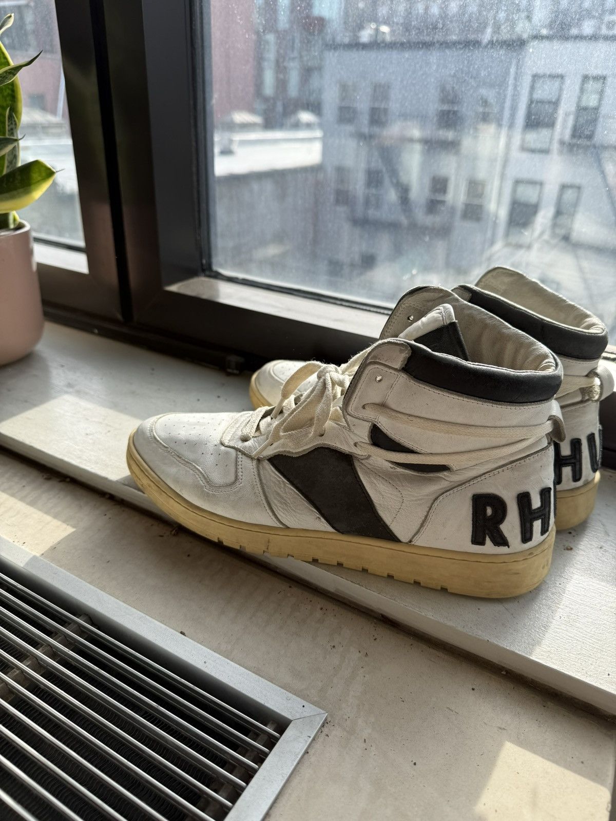 Rhude White & Black Rhecess Hi Sneakers Size US 9 / EU 42 - 2 Thumbnail