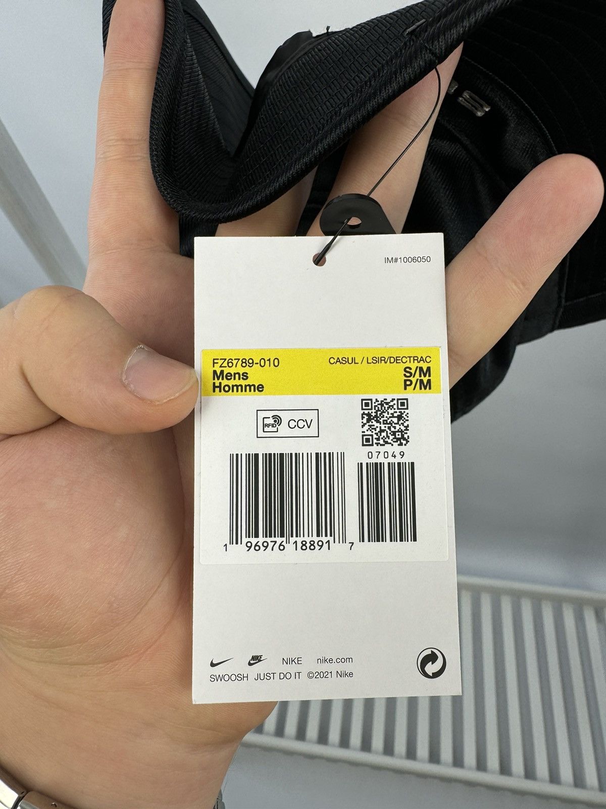 Hypebeast Supreme X Nike Dazzle Crushed Size ONE SIZE - 10 Thumbnail