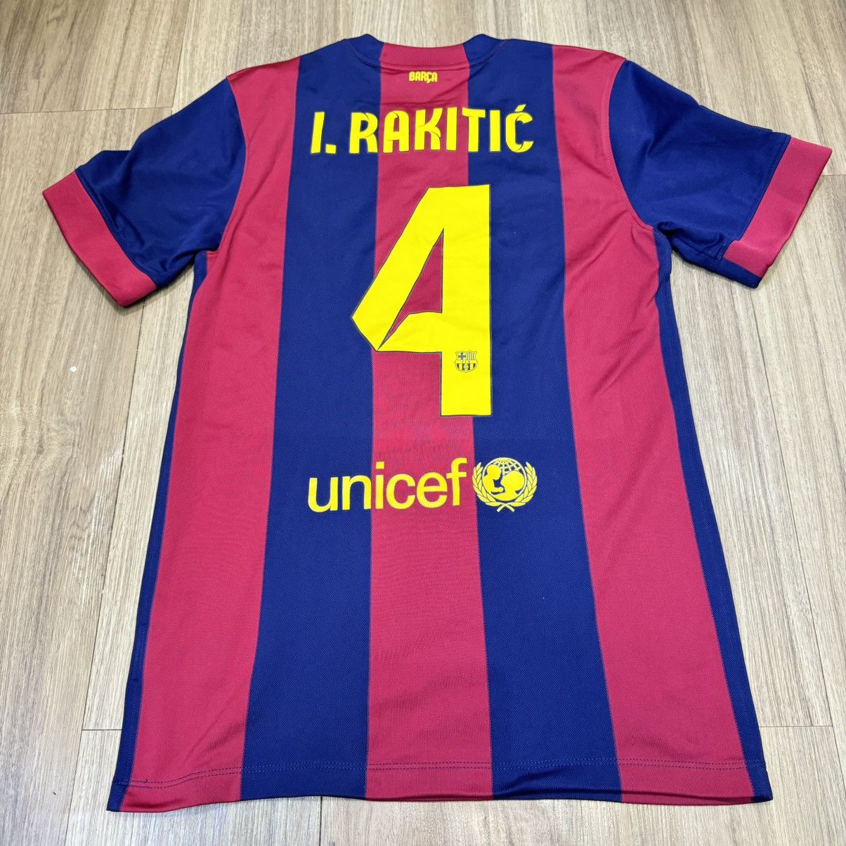Nike Barcelona 14/15 home shirt #4 Rakitic Size US S / EU 44-46 / 1 - 2 Thumbnail