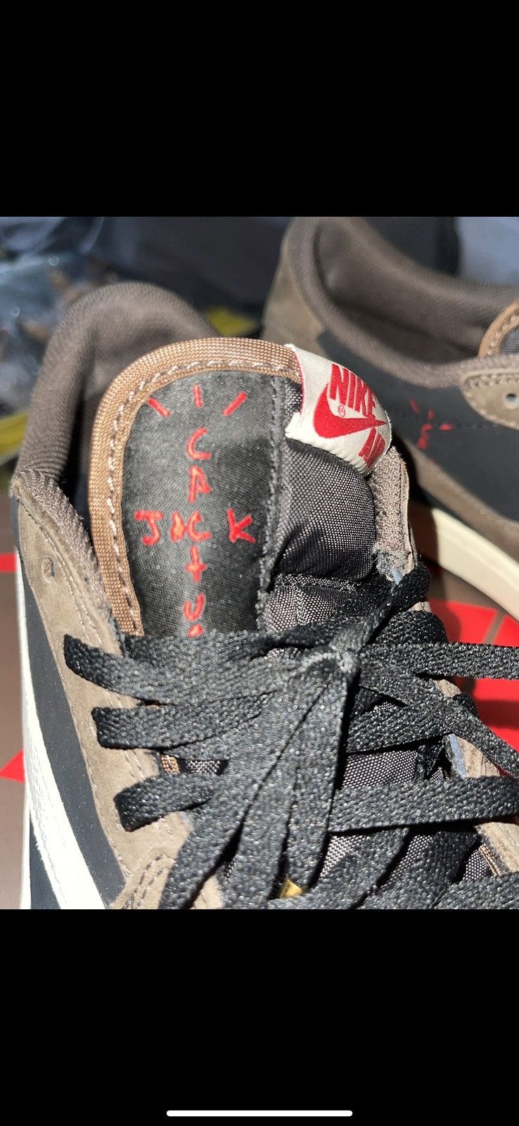 Nike × Travis Scott Jordan 1 Retro Low Mocha TRAVIS SCOTT Size US 12 / EU 45 - 16 Thumbnail