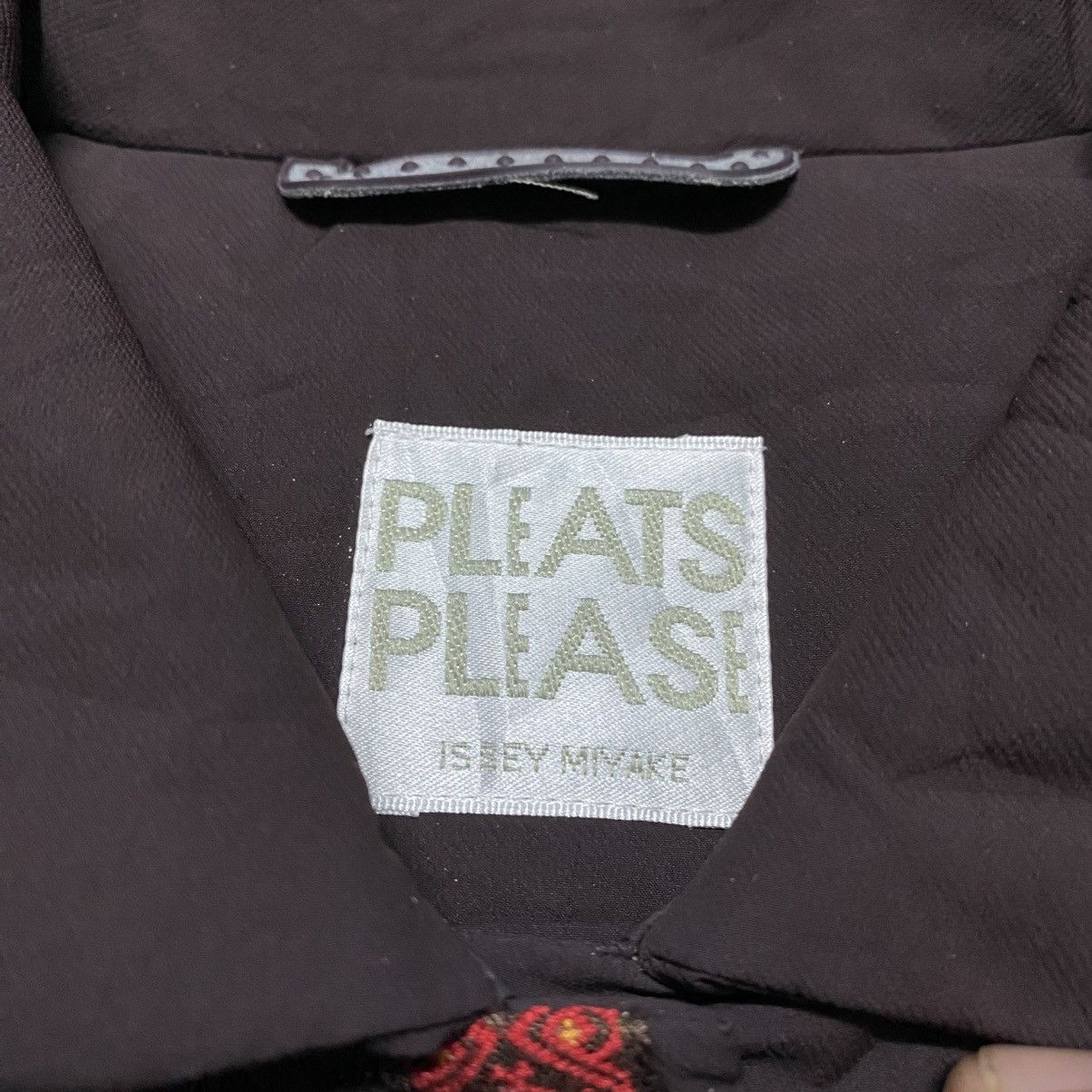 Pleats Please Issey Miyake Rare‼️🔥ISSEY MIYAKE Pleats Please Padded Hooded Long Jacket Size M / US 6-8 / IT 42-44 - 5 Thumbnail