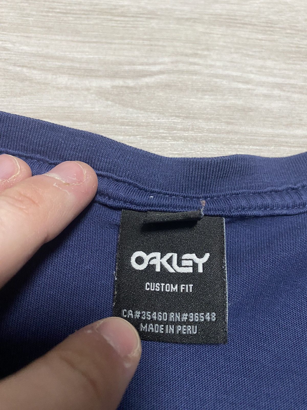Oakley Vintage big logo Oakley USA multi logo size M Size US M / EU 48-50 / 2 - 5 Thumbnail