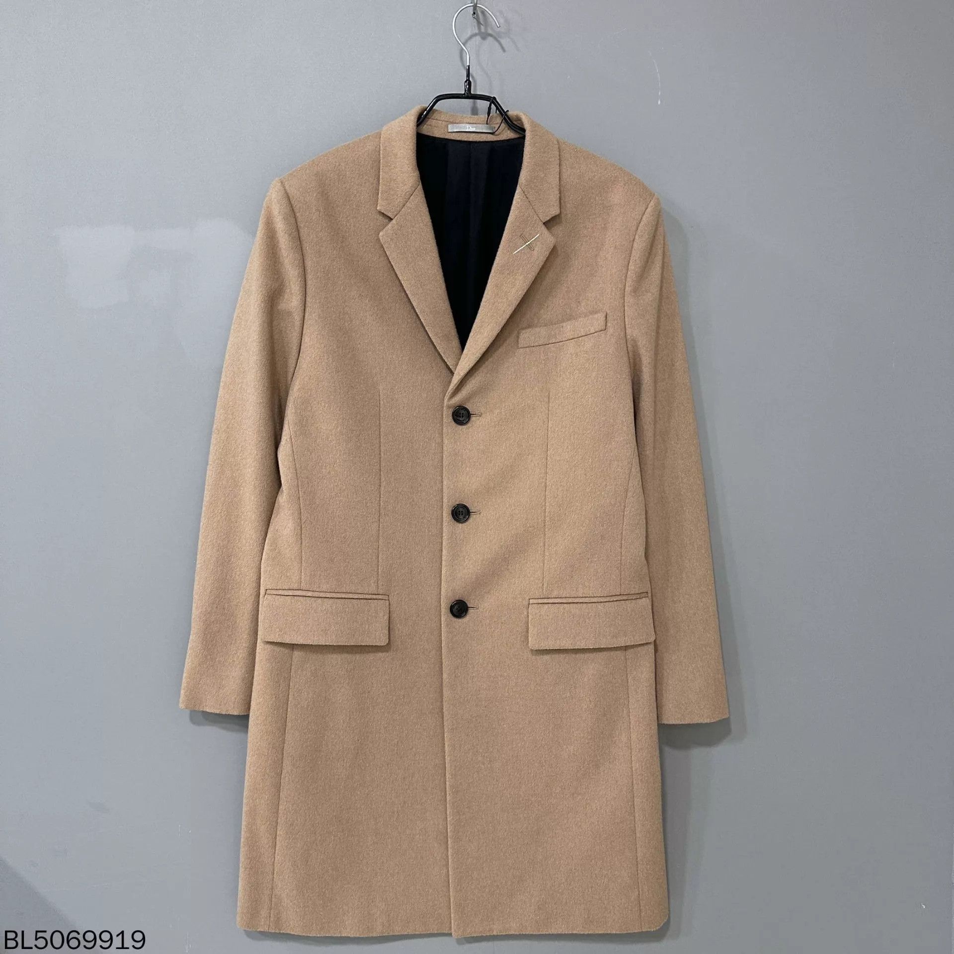 Dior Dior Camel Hair Bespoke Suit 99% New Size 44 Size US S / EU 44-46 / 1 - 1 Thumbnail
