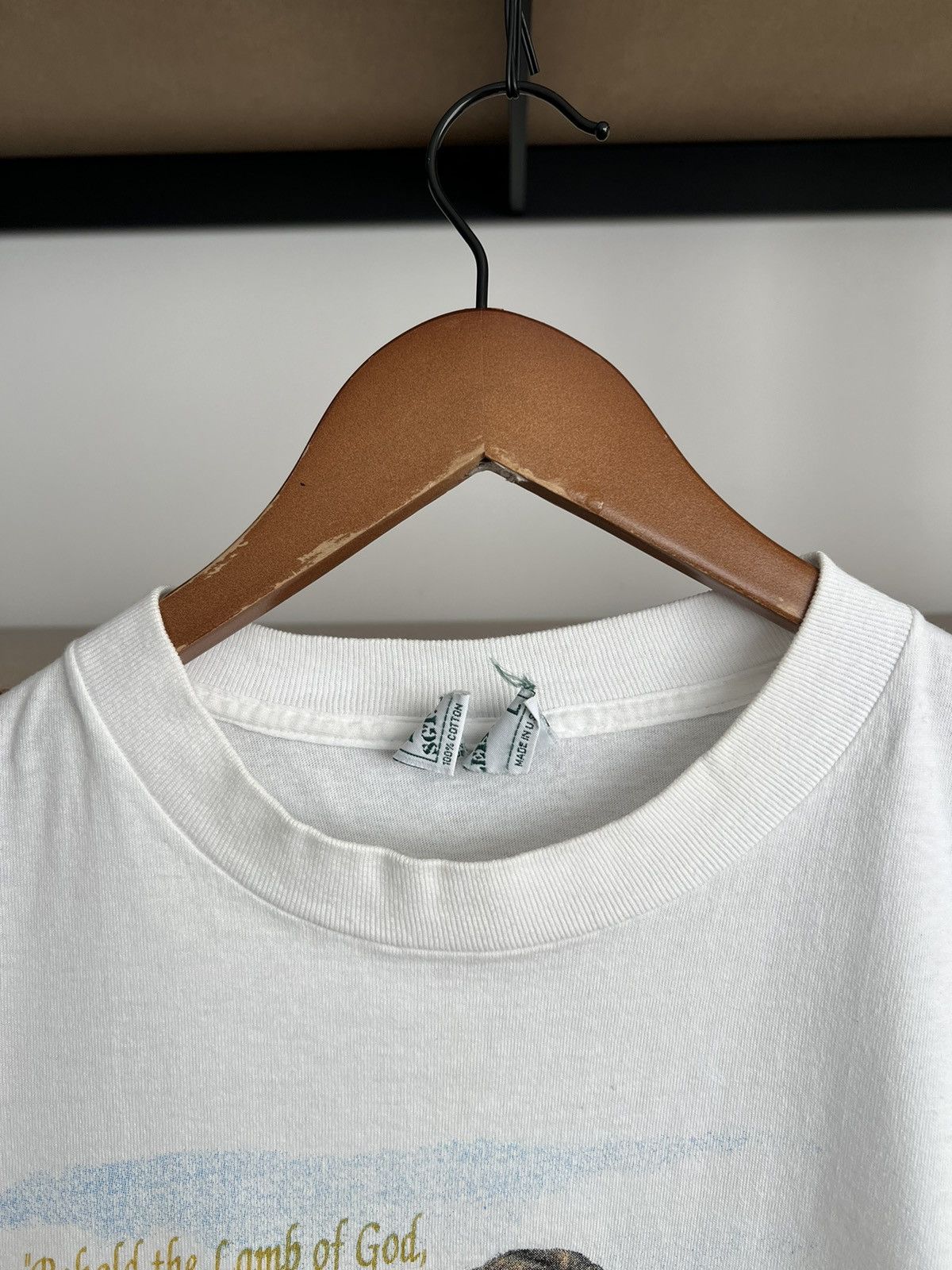 Vintage Vintage 90s Jesus Christ John 1:29 Made in USA White T-shirt Size US L / EU 52-54 / 3 - 11 Thumbnail