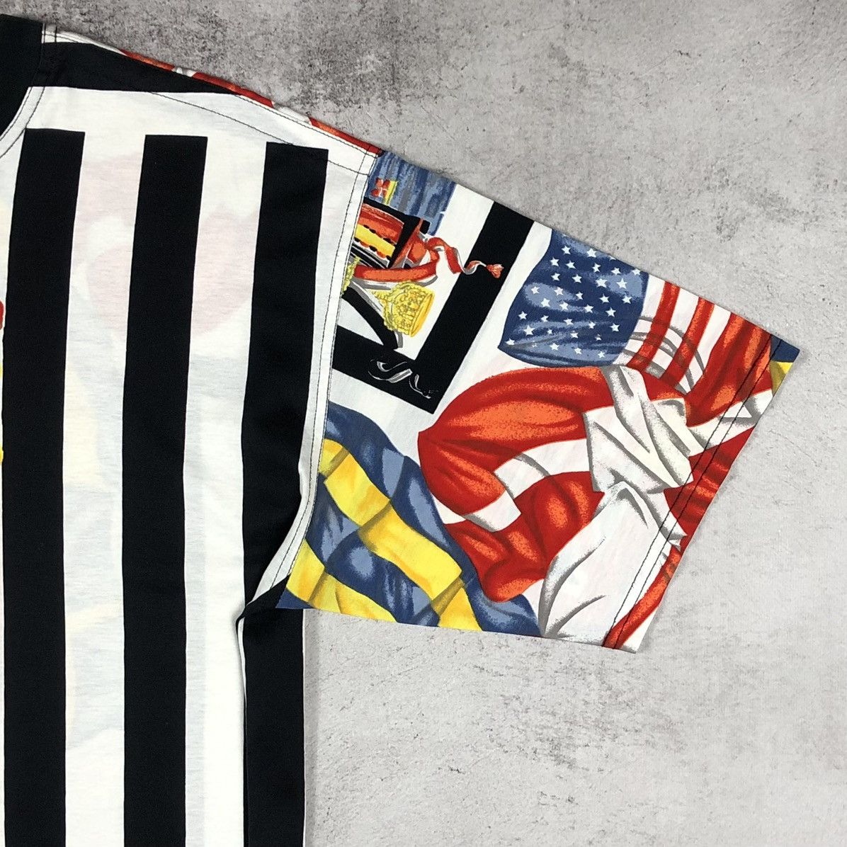 Versace Vintage 90s Versace Jeans Couture AOP Flags Heraldry Tee Size US XL / EU 56 / 4 - 6 Thumbnail