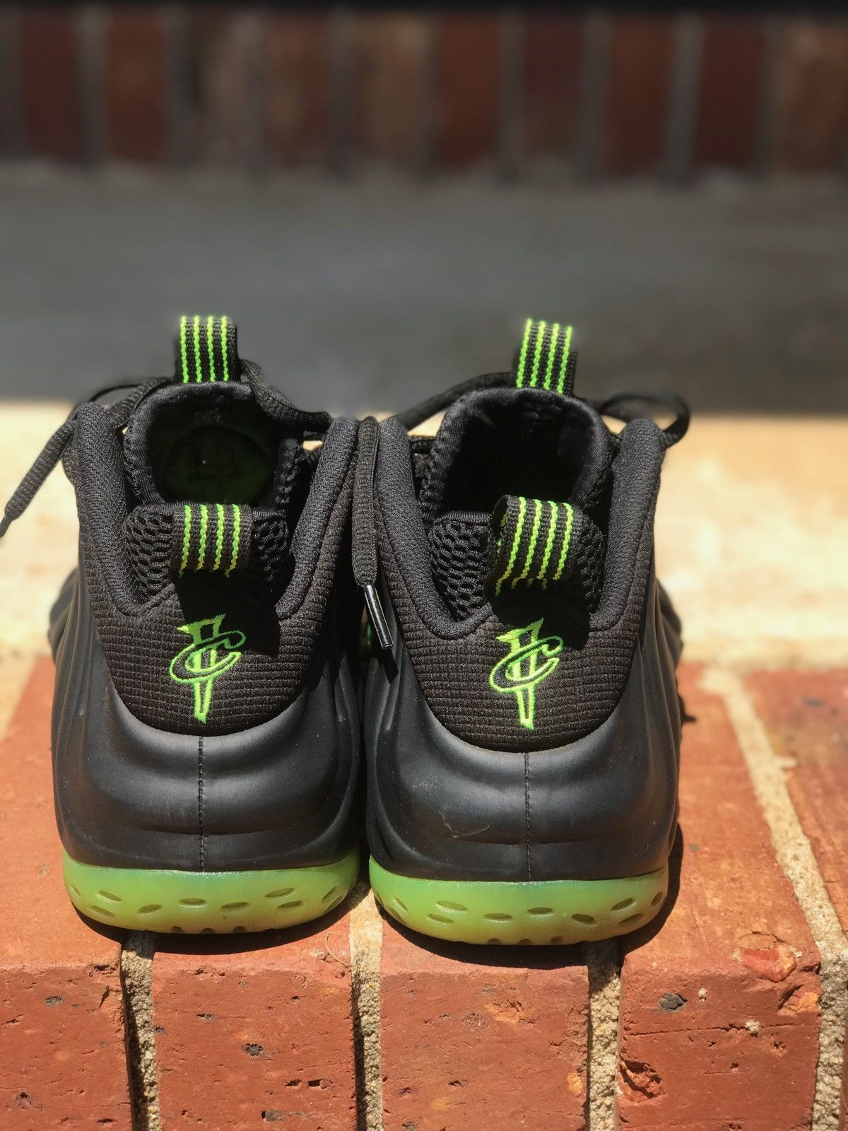 Nike Nike Air Foamposite One Black Volt Size 9 Size US 9 / EU 42 - 4 Thumbnail