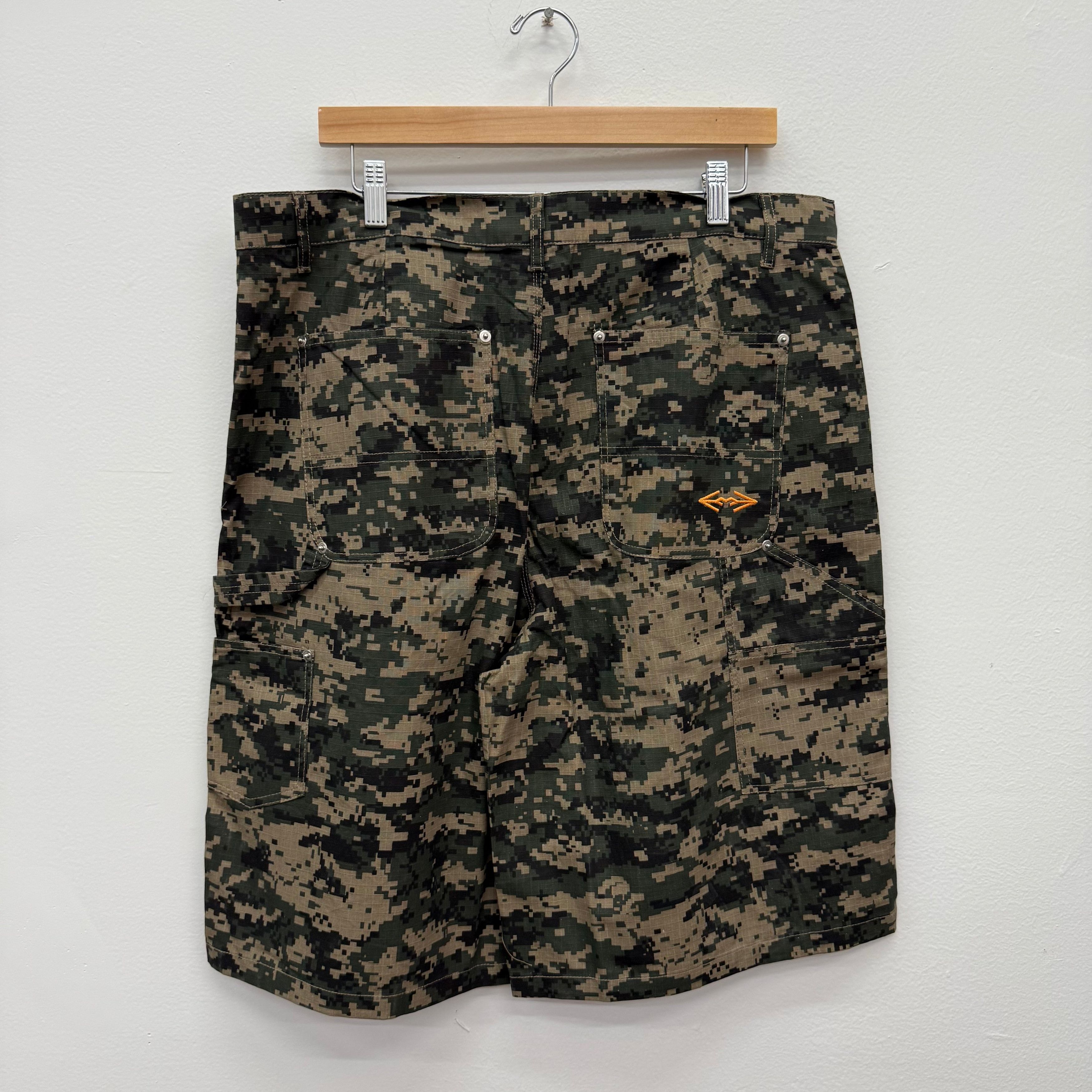 HMDD HMDD D-Day Digital Camo Shorts - Size 34 Size US 34 / EU 50 - 2 Thumbnail