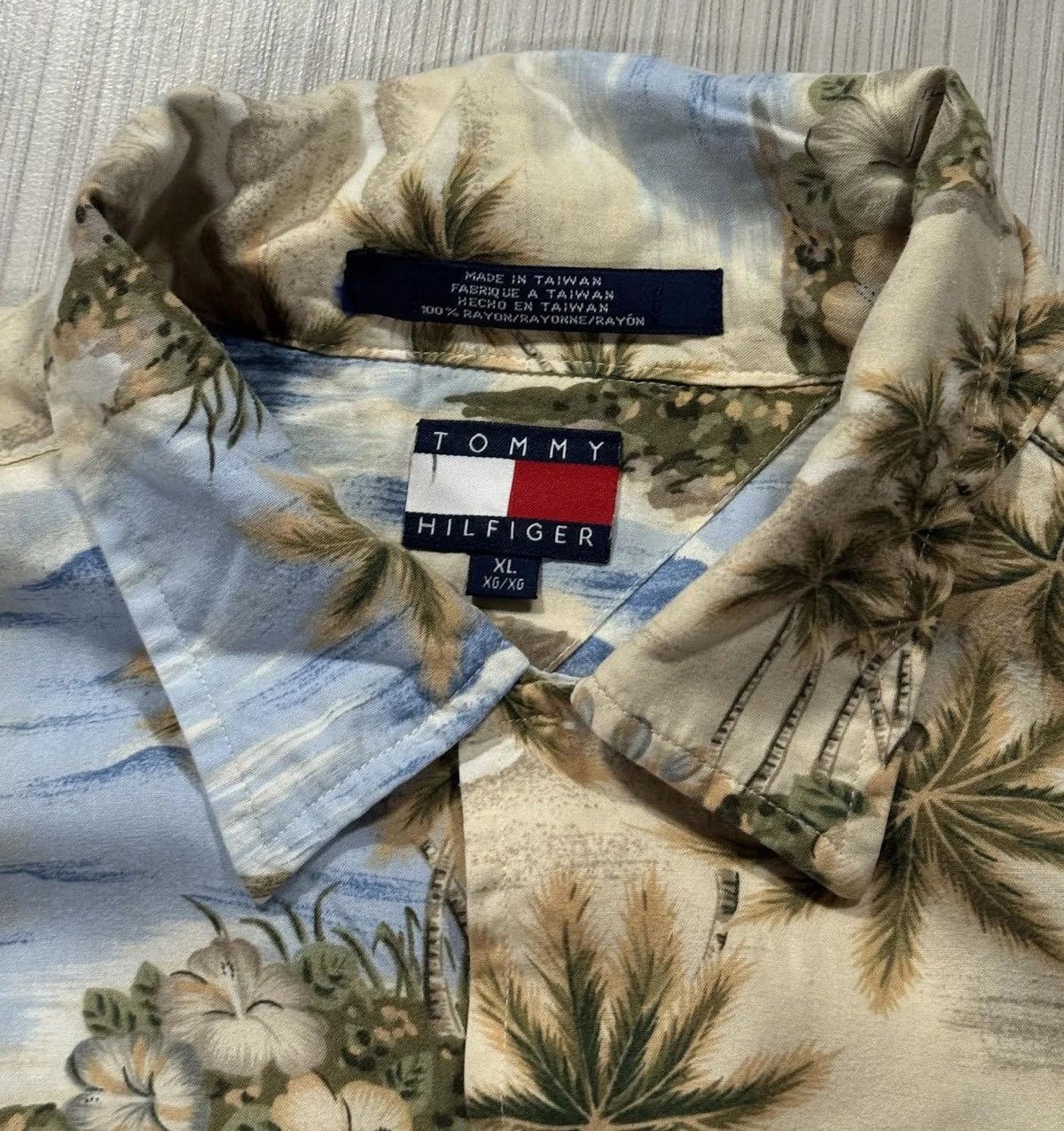Tommy Hilfiger Vintage Tommy Hilfiger Beach Print Button Down Shirt Size XL Size US XL / EU 56 / 4 - 2 Thumbnail