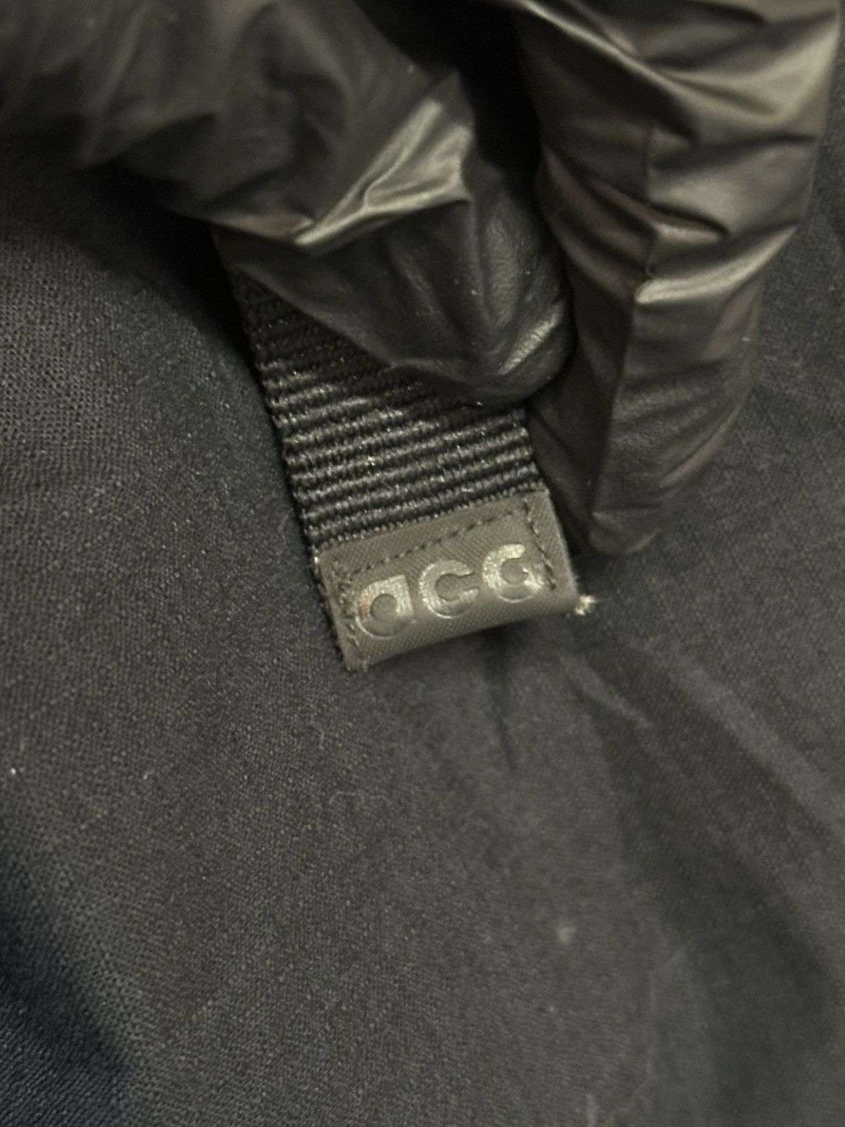 Nike ACG Nike ACG trail pants with a built-in belt and zip pockets. Size US 34 / EU 50 - 10 Thumbnail