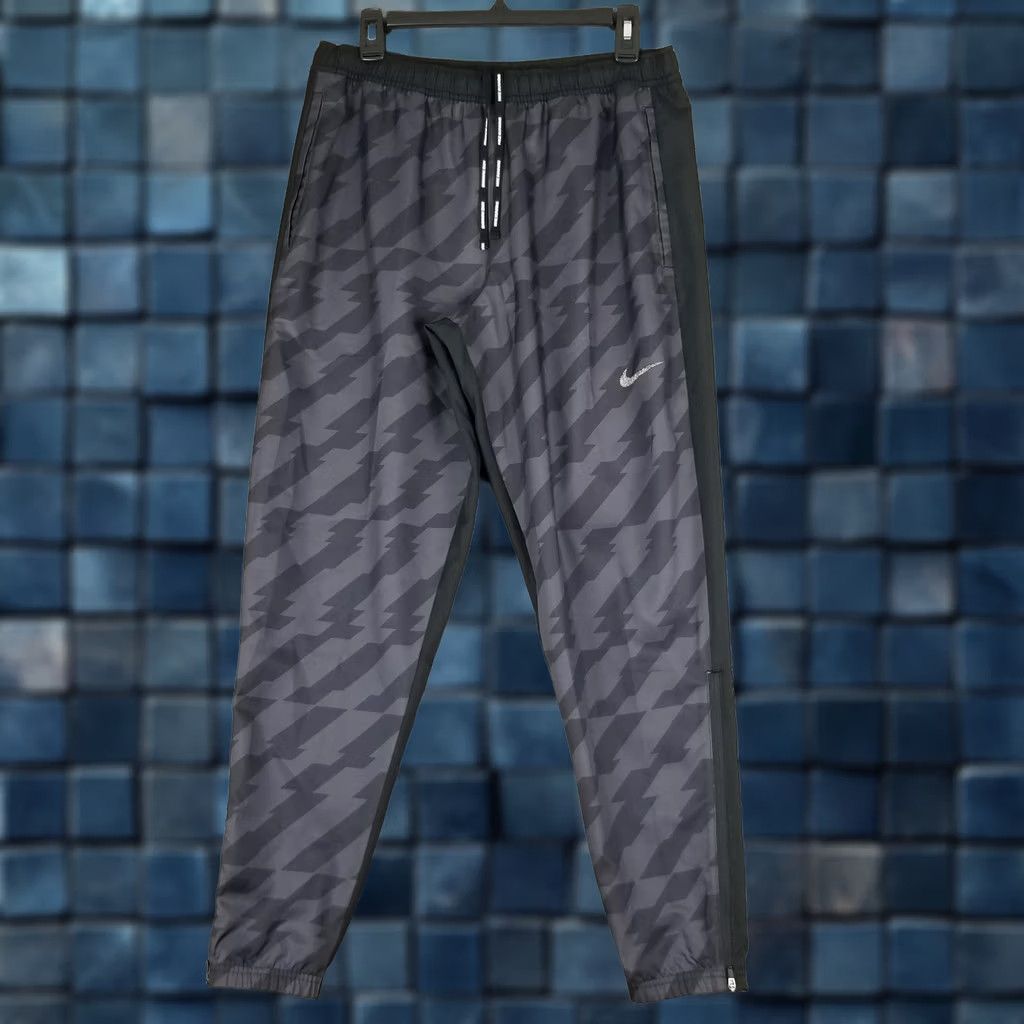 Nike Nike 1ST PROTO SAMPLE Running Pants Men M Anthracite Reflective Zip Pocket Swoosh NWOT Nike Elite Jogger activewear Modern Athletic Pants Mens Medium Size US 31 - 1 Thumbnail