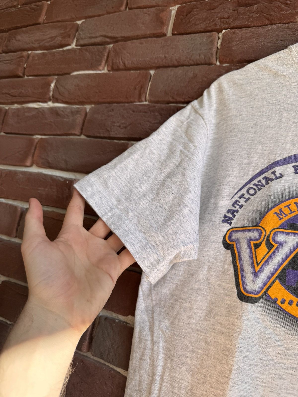 NFL Vintage Minnesota Vikings Tee 90s NFL NHL NBA HYPE STREETWEA Size US L / EU 52-54 / 3 - 10 Thumbnail