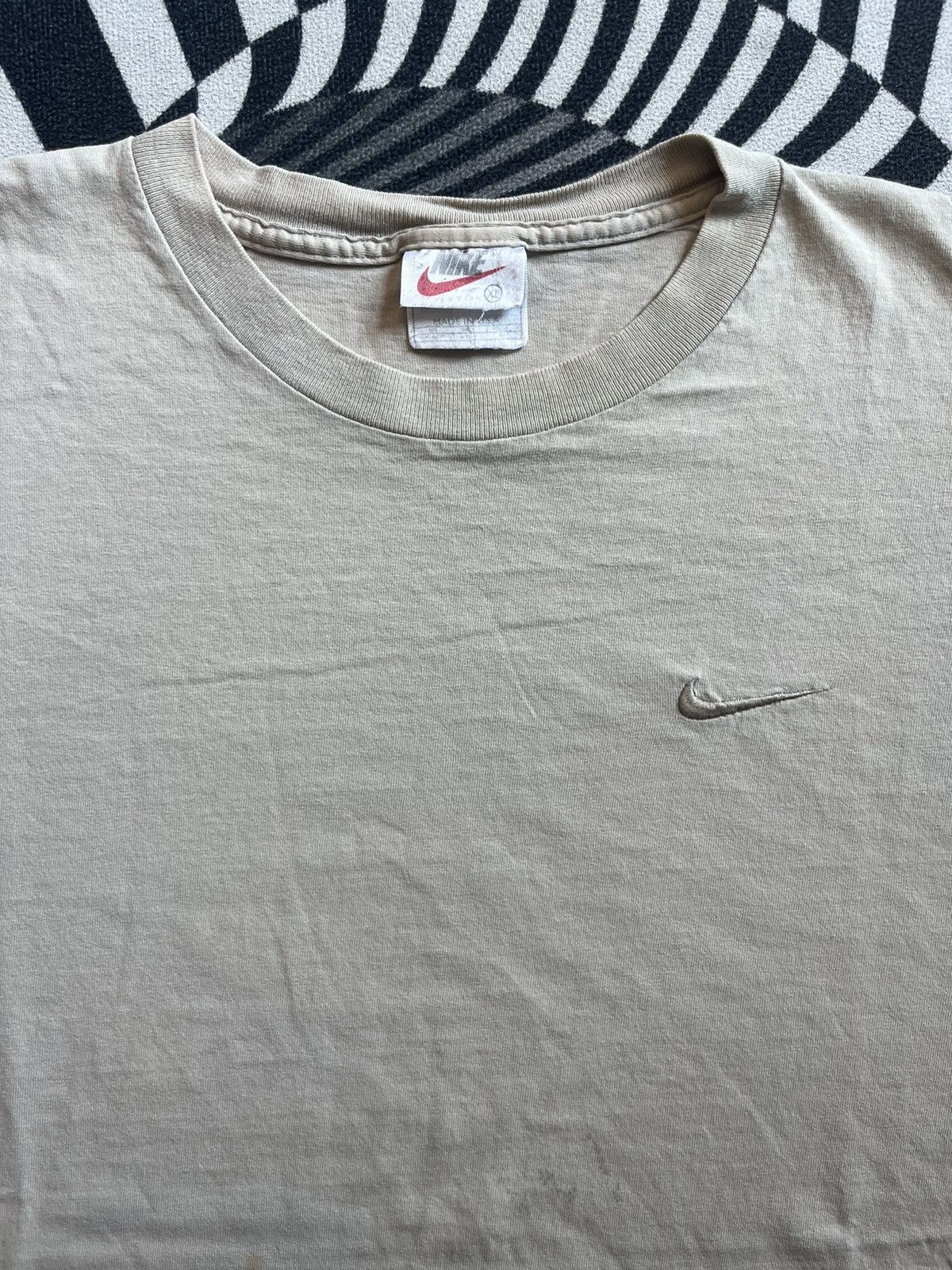 Nike Vintage NIKE minimal Logo 90’s Tshirt Size US XL / EU 56 / 4 - 5 Thumbnail