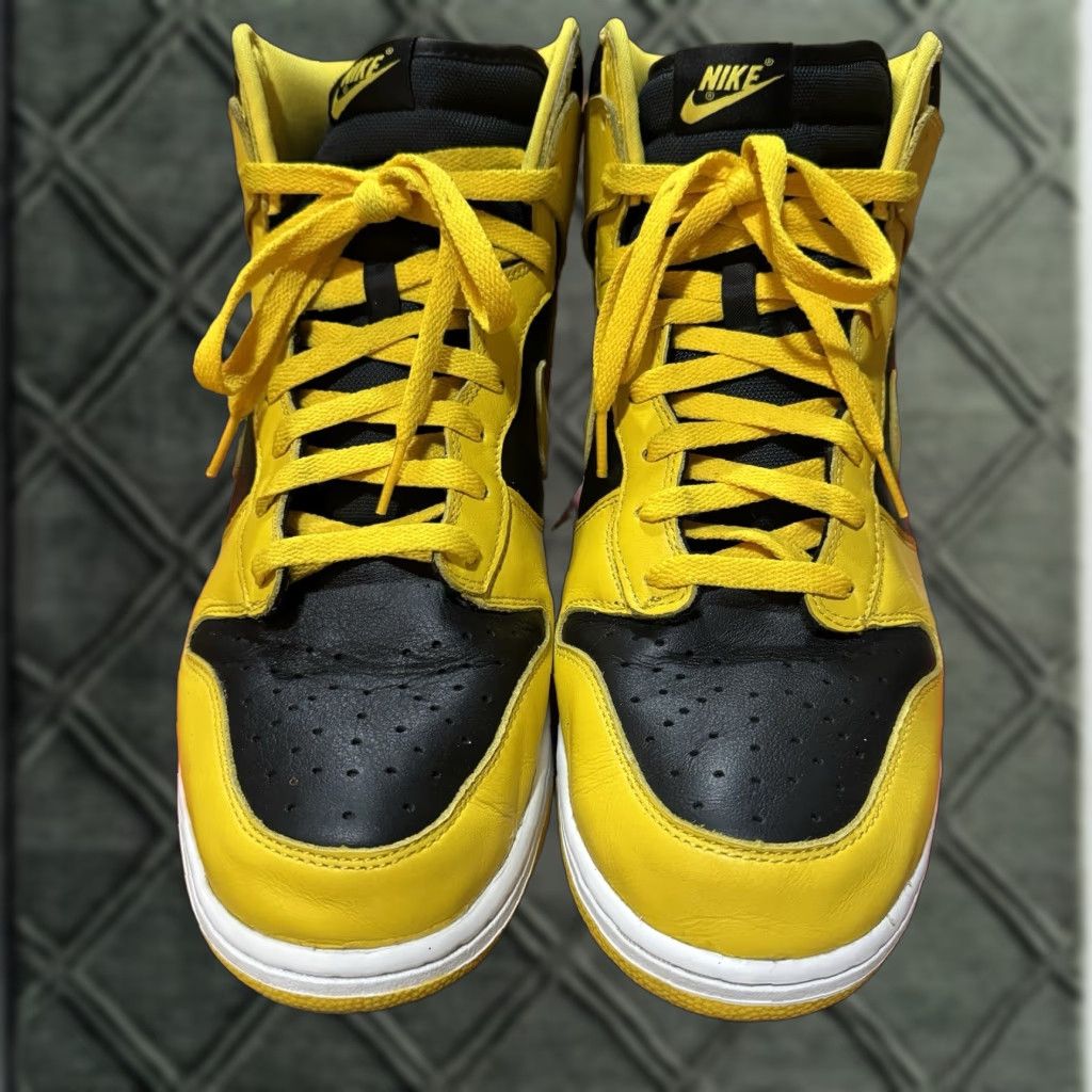 Nike **Nike Dunk High SP Varsity Maize Iowa Size 13 Wu Tang Yellow Black** User: **Nike Dunk High SP Size 13 Varsity Maize Iowa Wu Tang Yellow Black** Size US 9 / EU 42 - 1 Thumbnail