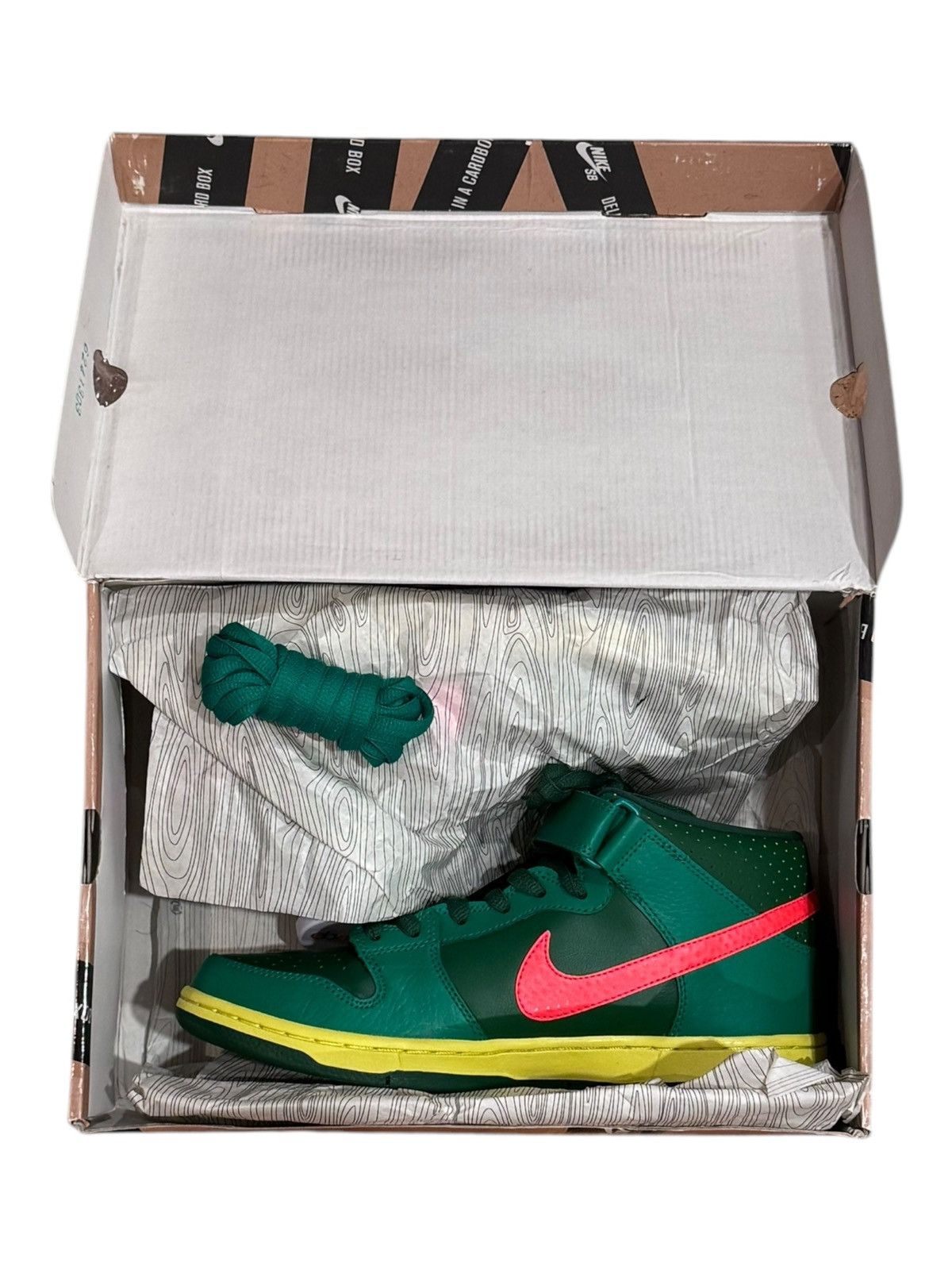 Nike Nike SB Dunk Mid ‘Watermelon’ Size US 9 / EU 42 - 6 Thumbnail