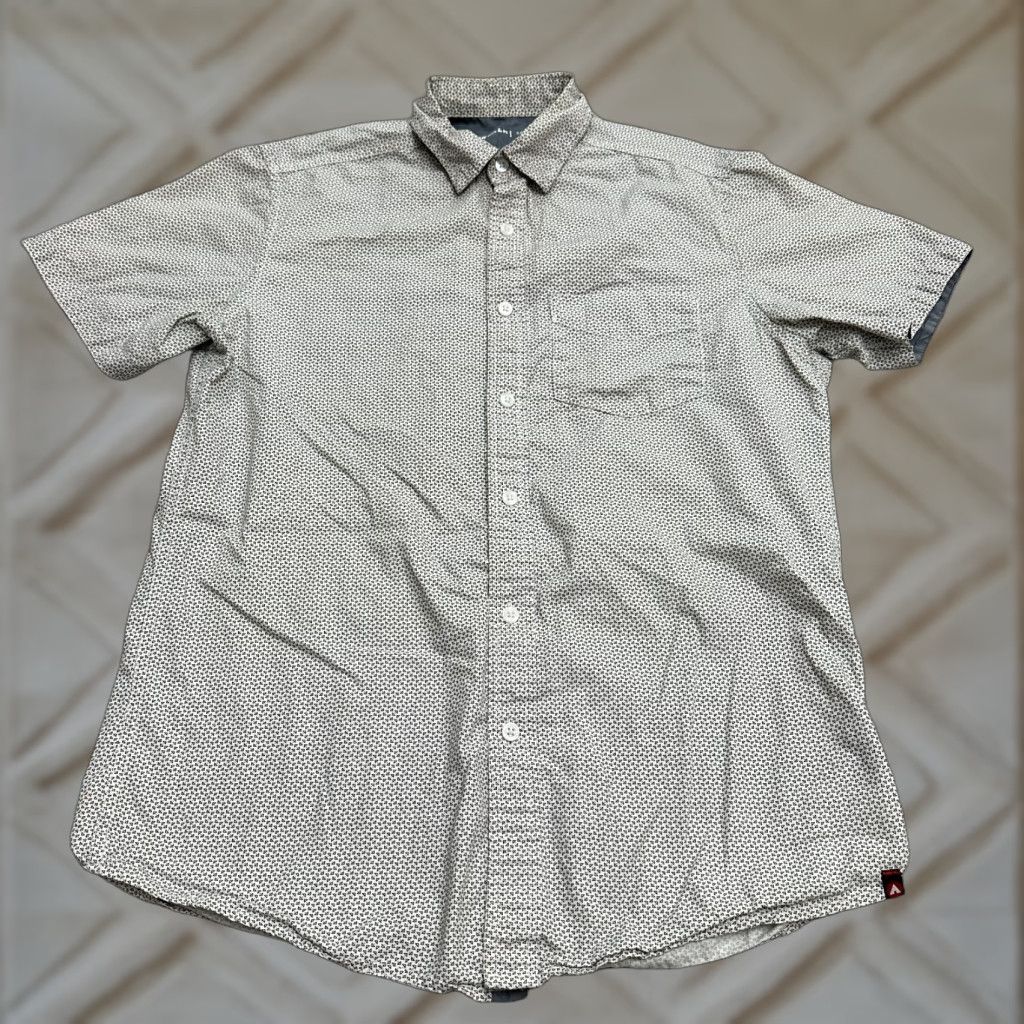 Airwalk AIRWALK Button-Up Shirt Mens Small White Triangle Short Sleeve Casual Knit Cotton Regular Fit Size US S / EU 44-46 / 1 - 1 Thumbnail