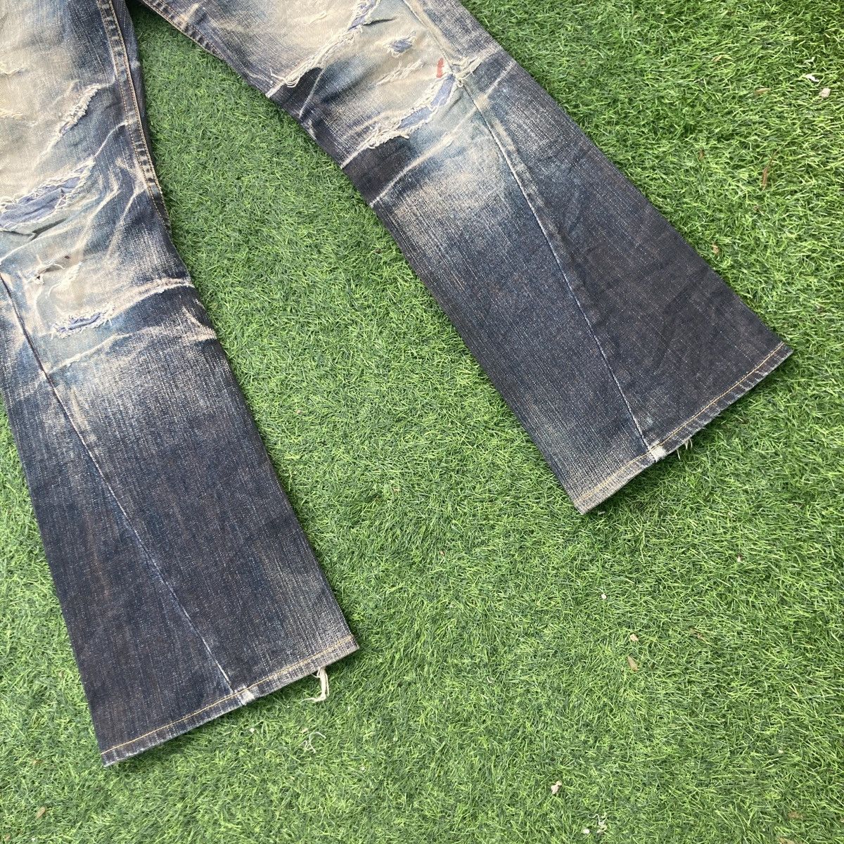 Tornado Mart TORNADO MART TWISTED FLARED LOW RISE BOOTCUTS DENIM Size US 33 - 6 Thumbnail