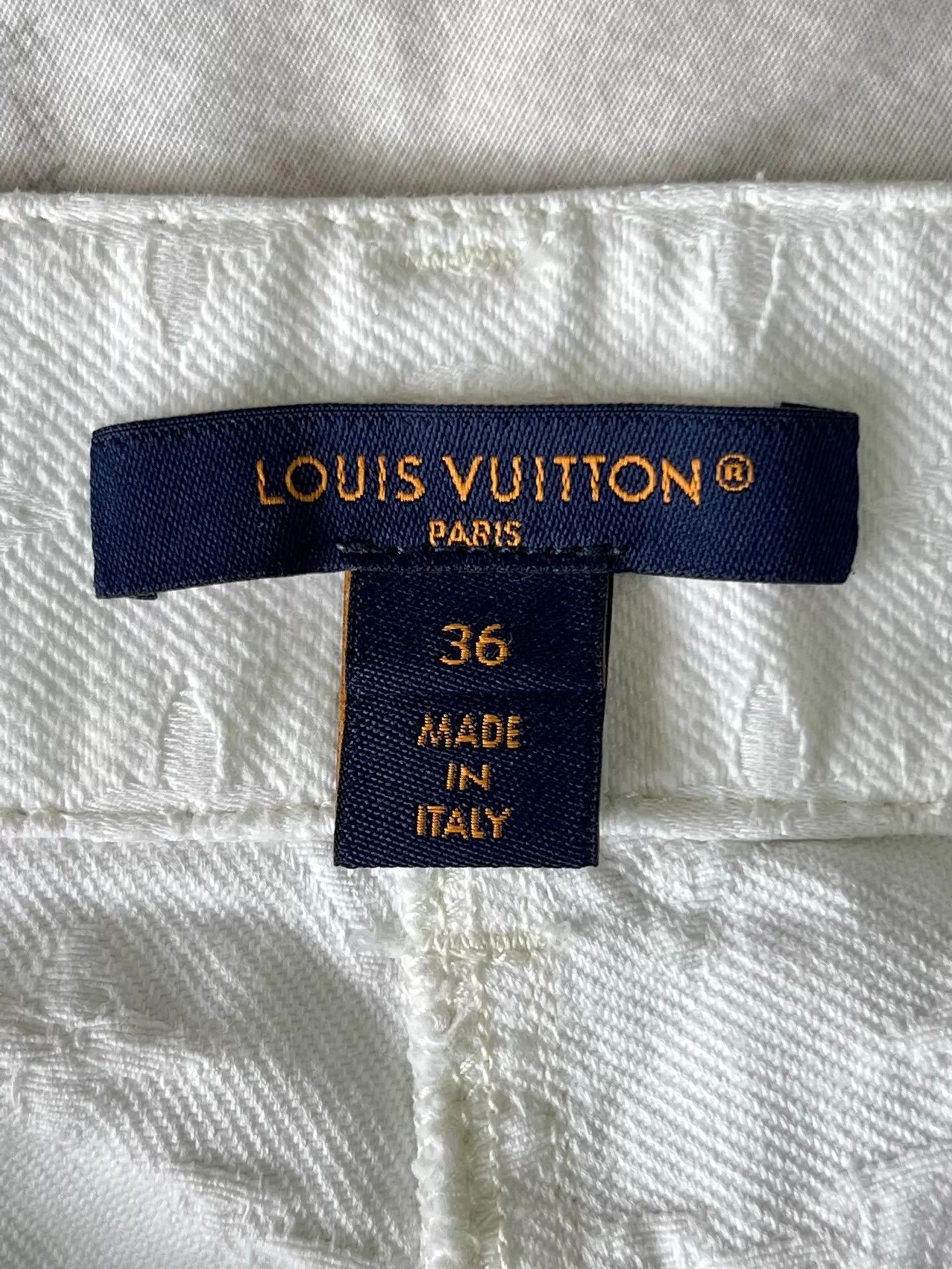 Louis Vuitton Louis Vuitton White All Over Logo Shorts Size 36 Like New Size 26" / US 2 / IT 38 - 7 Thumbnail