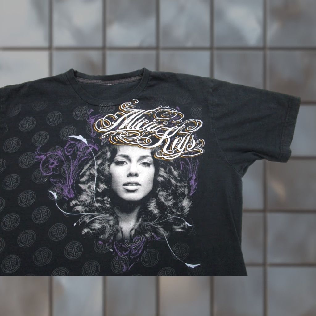 Gildan VINTAGE Gildan Alicia Keys Music Tour T-Shirt Mens Large Black Graphic Print 2000s Rock Goth Grunge Size US L / EU 52-54 / 3 - 1 Thumbnail