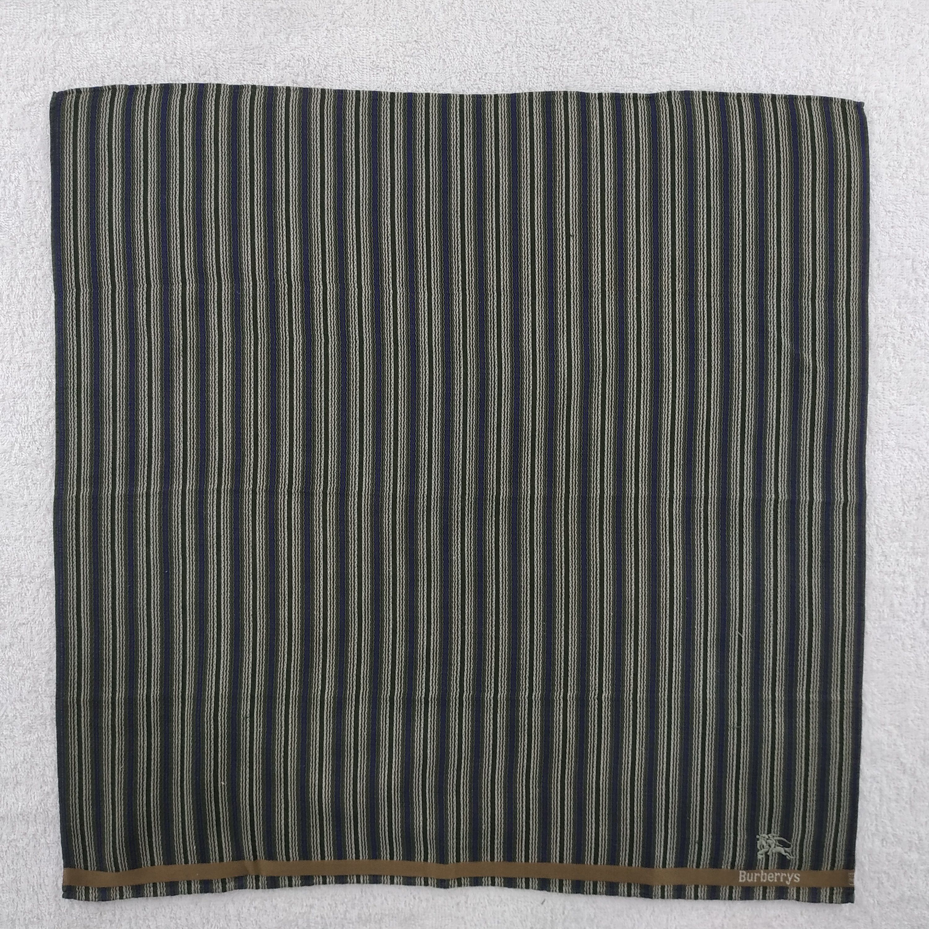 Burberry × Vintage Burberry Bandana / Handkerchief / Neckerchief - S010 Size ONE SIZE - 1 Thumbnail