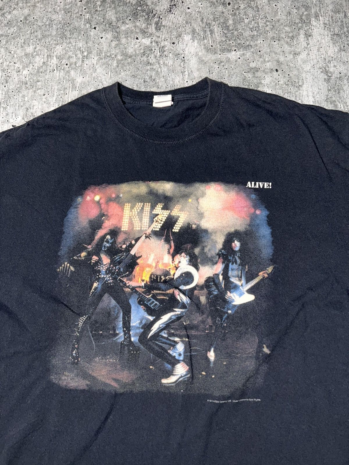 Band Tees Crazy Y2K Kiss Tour Tee Size US XL / EU 56 / 4 - 2 Thumbnail