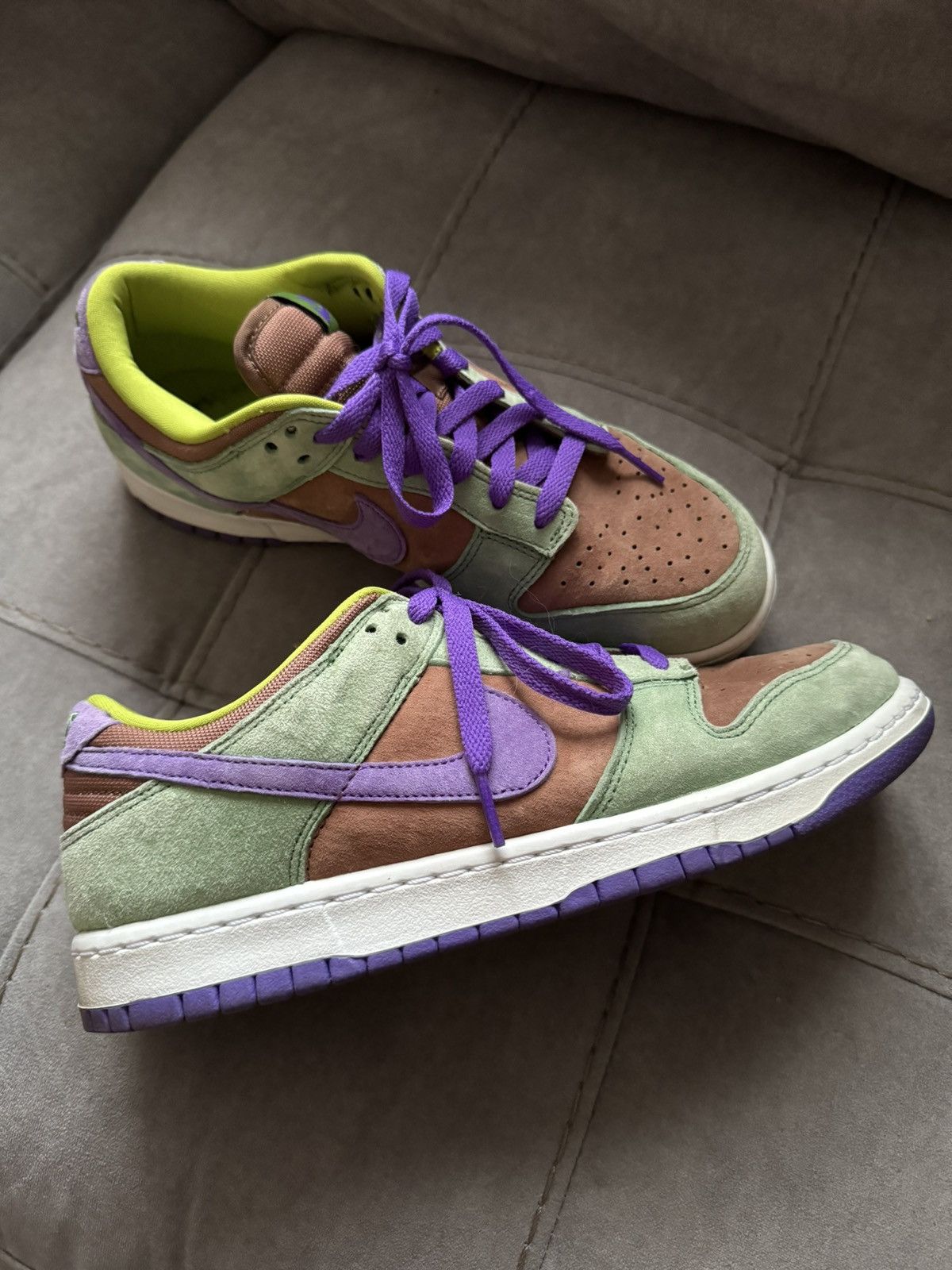NIKE sneakers sz Uk7 US8 study all photos and description