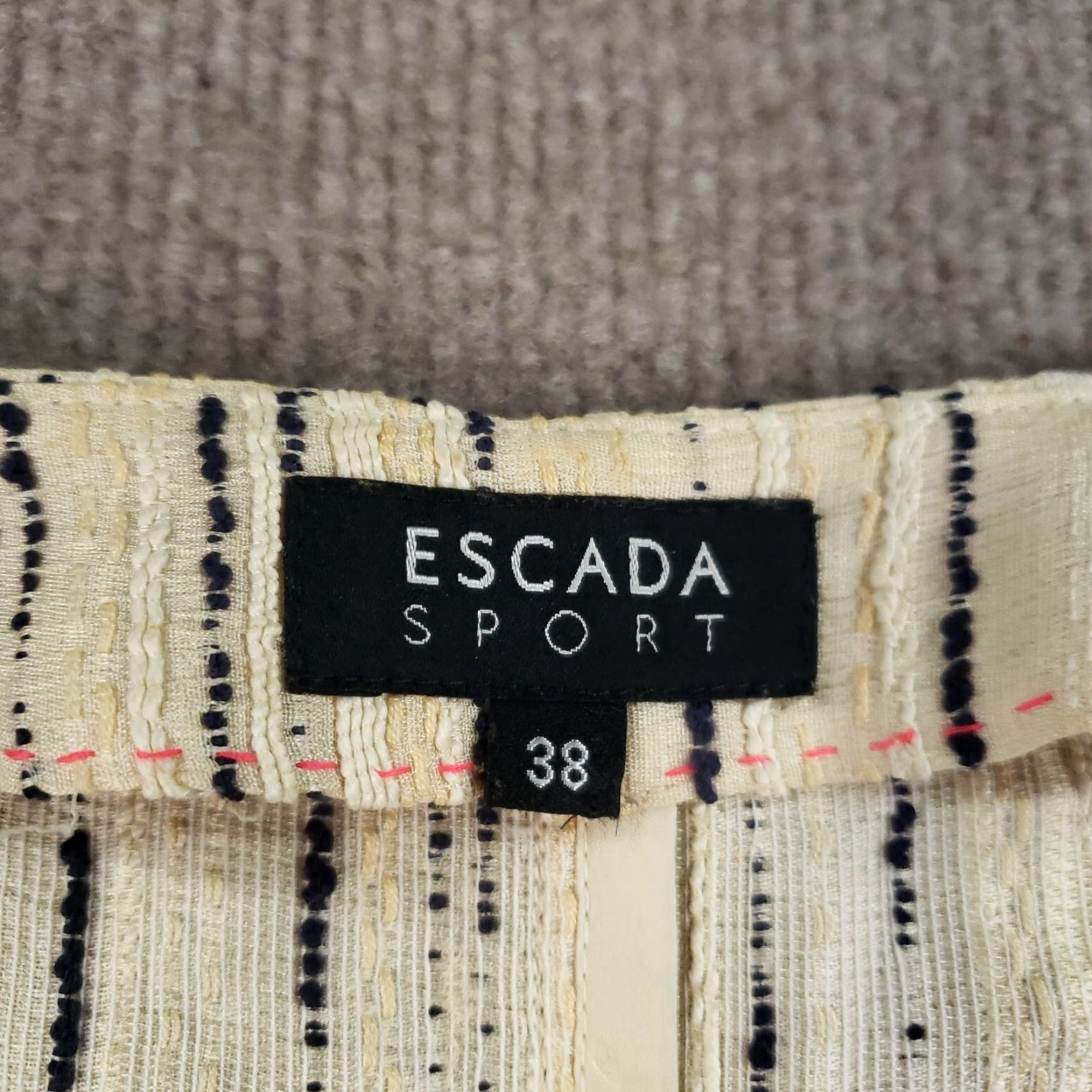 Escada Escada Sport Dress Womens Size 38 Beige Short Sleeve V-Neck Shift Pockets Size 26" / US 2 / IT 38 - 6 Thumbnail