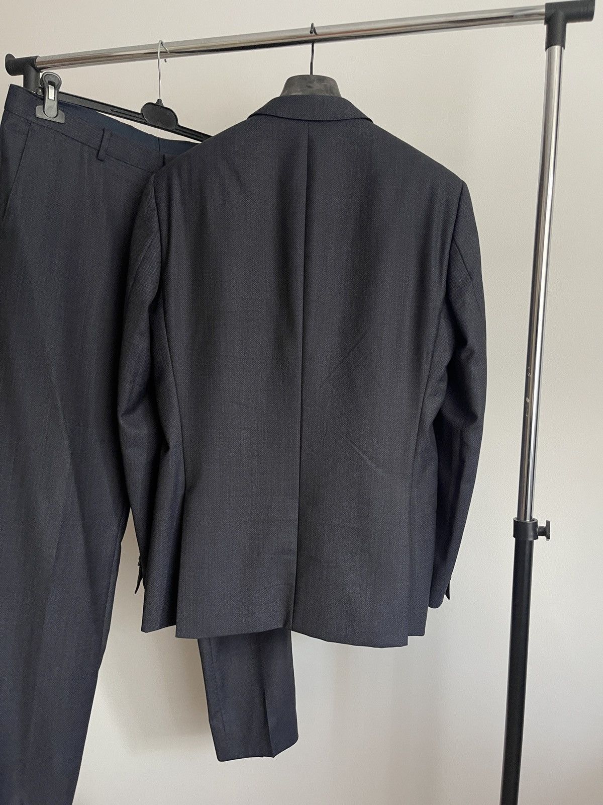 Hugo Boss Hugo boss mens classic suit blazer + trousers 40R Size 40R - 4 Thumbnail