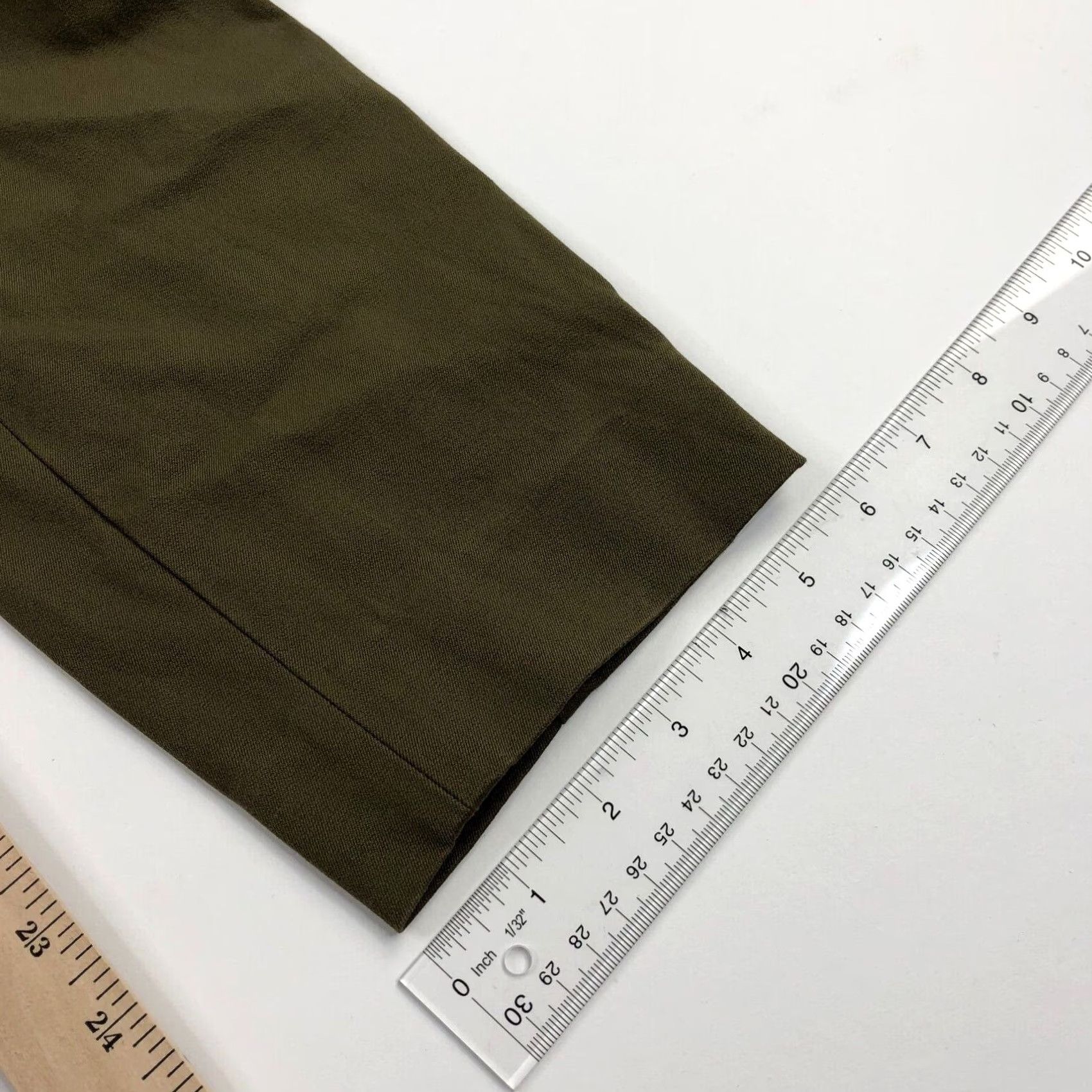 Everlane Everlane Women's 8 Pull On Business Casual Tapered Pant Green EUC Size 30" / US 8 / IT 44 - 4 Thumbnail
