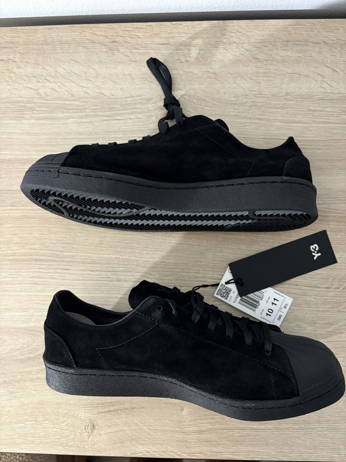 Yohji Yamamoto YOHJI YAMAMOTO Black Y-3 KURO Superstar Sneakers Size US 10 / EU 43 - 2 Thumbnail