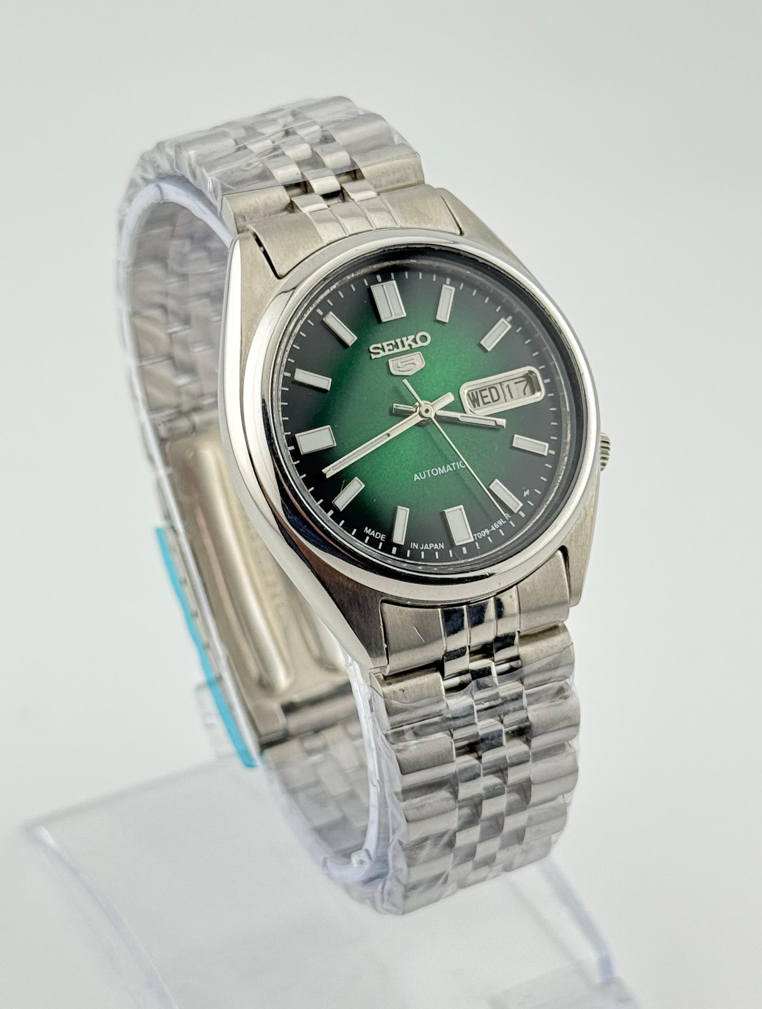 Seiko Classic Men's Seiko 5 Wrist Watch Size 36 - 3 Thumbnail