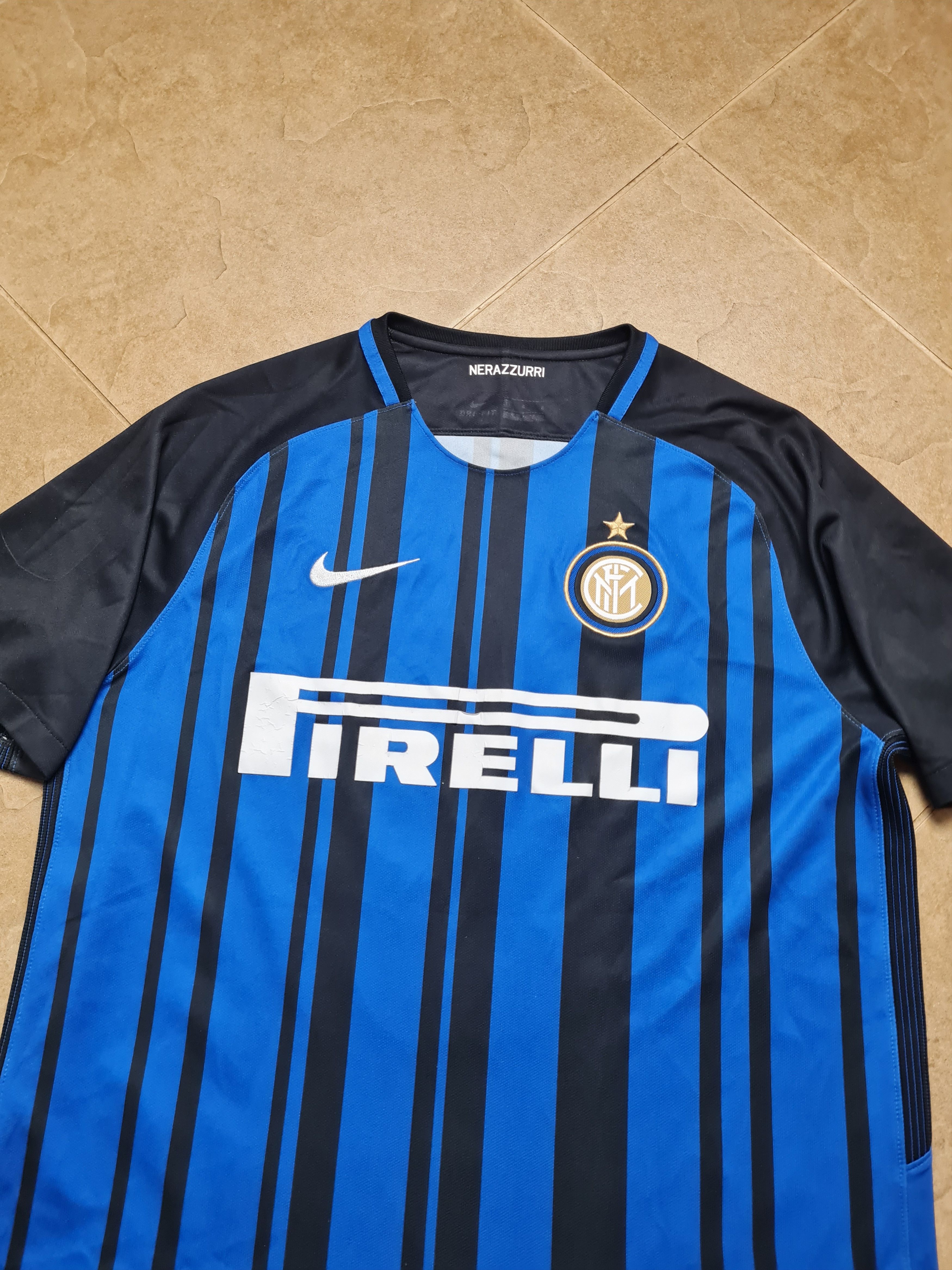 Nike JERSEY NIKE INTER MILAN 2017 2018 ICARDI #9 SHIRT FOOTBALL Size US L / EU 52-54 / 3 - 3 Thumbnail