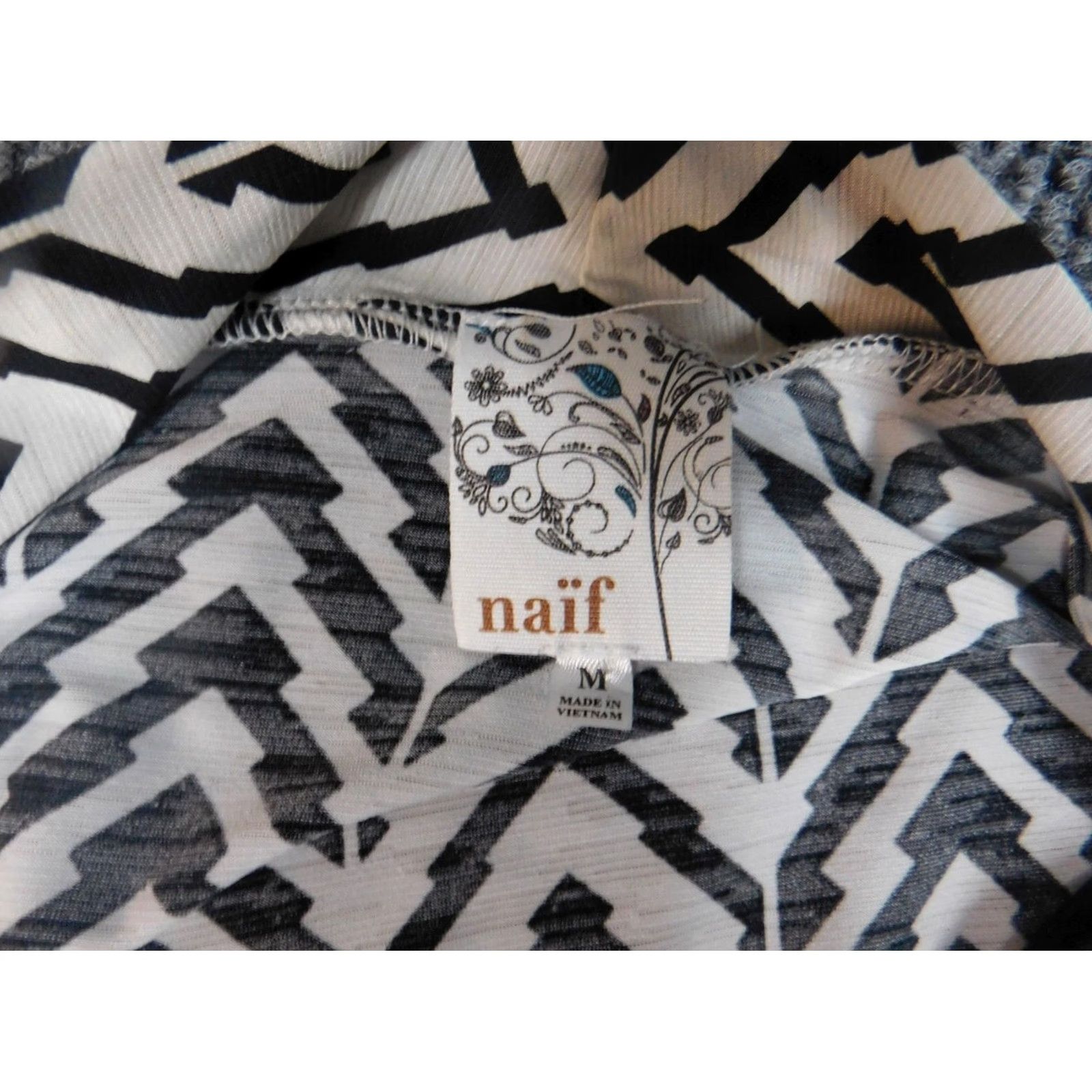 Vintage Naif Blouse Women M Beige Striped Sleeveless Crew Neck Pullover Bell Sleeve Polyester Casual Regular Button Short Down Fabric Basic Style Size M / US 6-8 / IT 42-44 - 5 Thumbnail