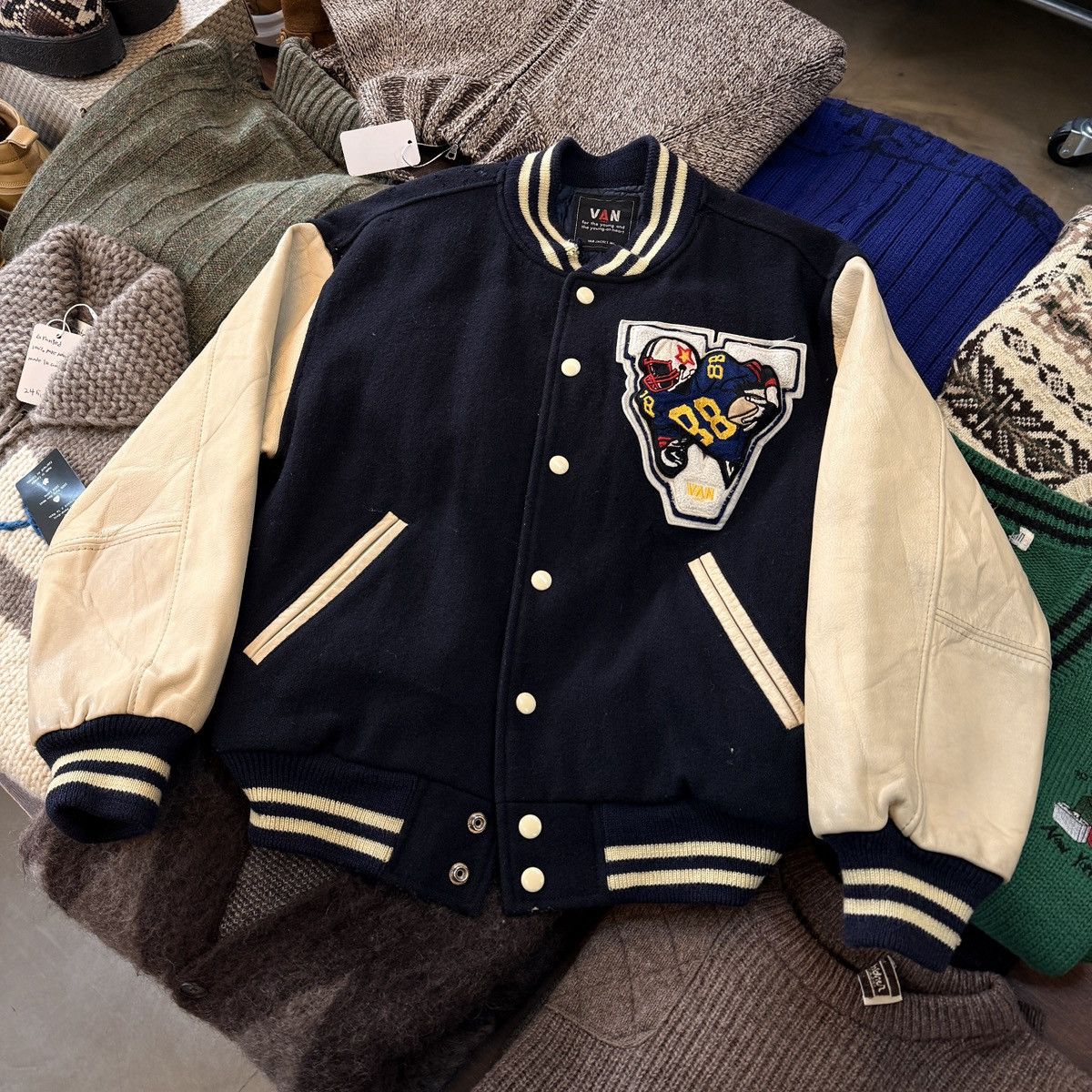 Van 1980's VAN JAC MICHEAL JACKSON bad tour VARSITY Size US M / EU 48-50 / 2 - 6 Thumbnail