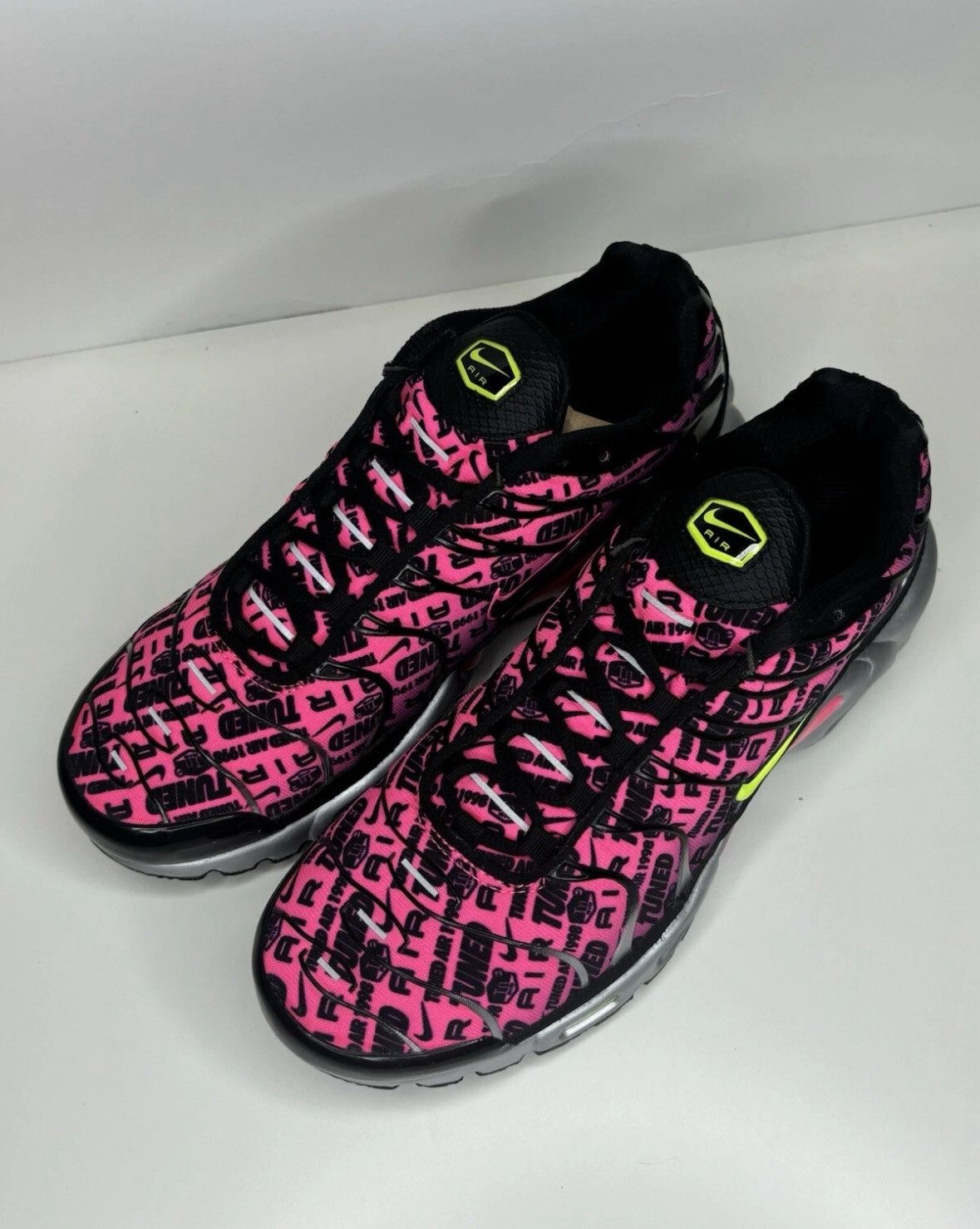Nike Size 9 - NIKE AIR MAX PLUS MERCURIAL BLACK HYPER PINK VOLT Size US 9 / EU 42 - 5 Thumbnail