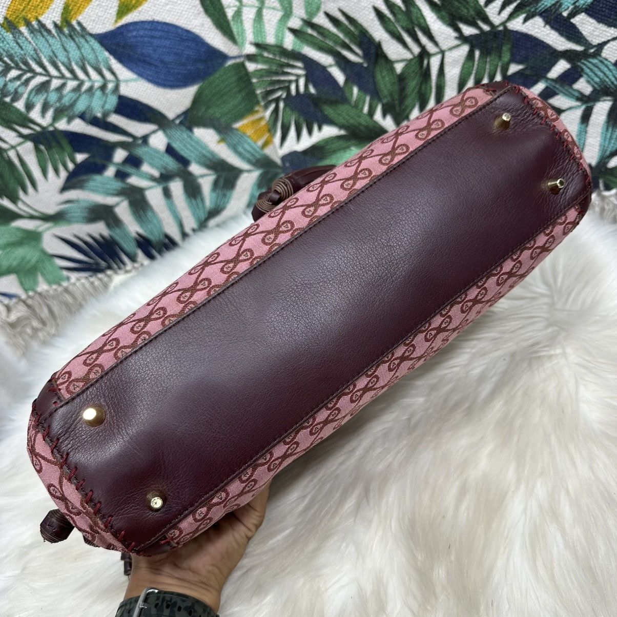 Anya Hindmarch Authentic ANYA HINDMARCH Monogram Chain Handbag Size ONE SIZE - 5 Thumbnail