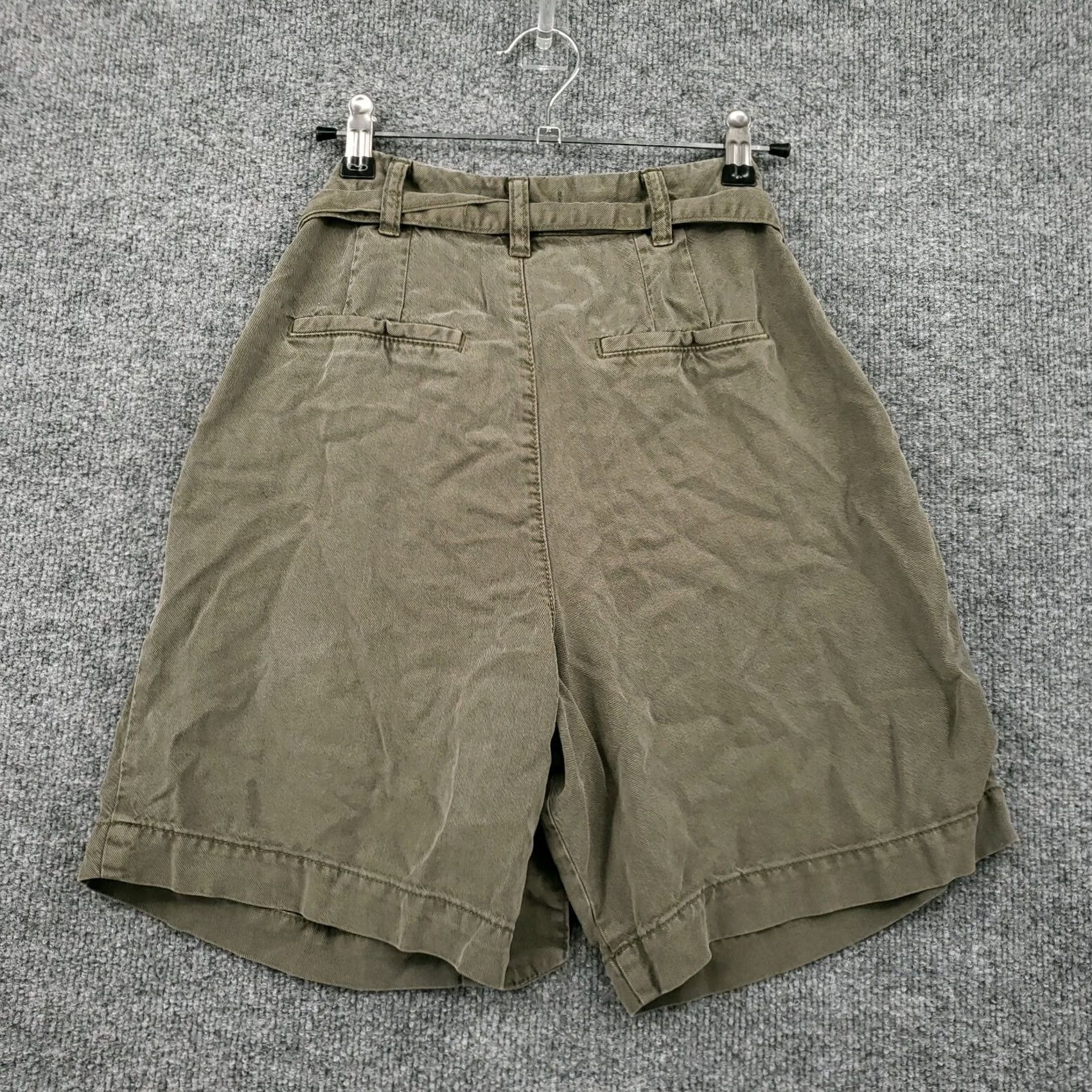 H&M H&M L.O.G.G Shorts Womens 2 Green Chino High Rise Belted Pleated Front Cotton Size 42" / US 20 - 2 Thumbnail