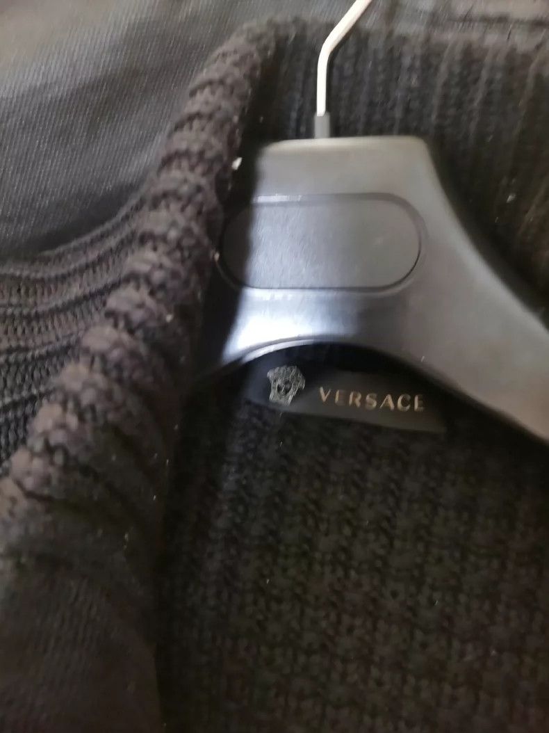 Versace Versace The main line is a sweater jacket Size US M / EU 48-50 / 2 - 6 Thumbnail
