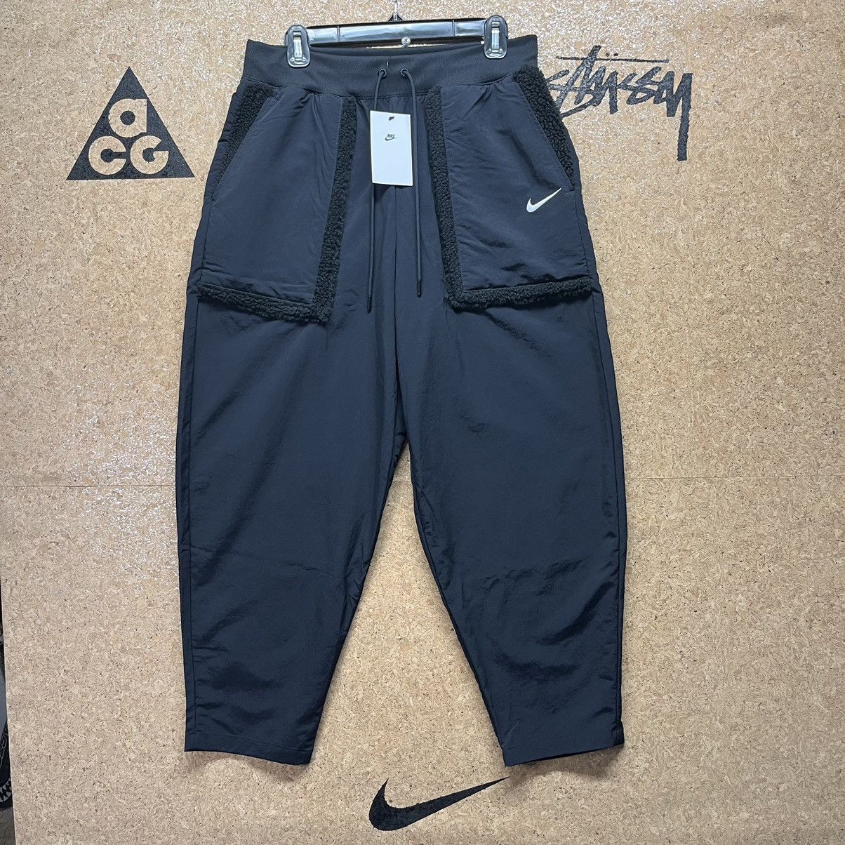 Nike Essential High Rise Black Fleece Jogger pants Womens M