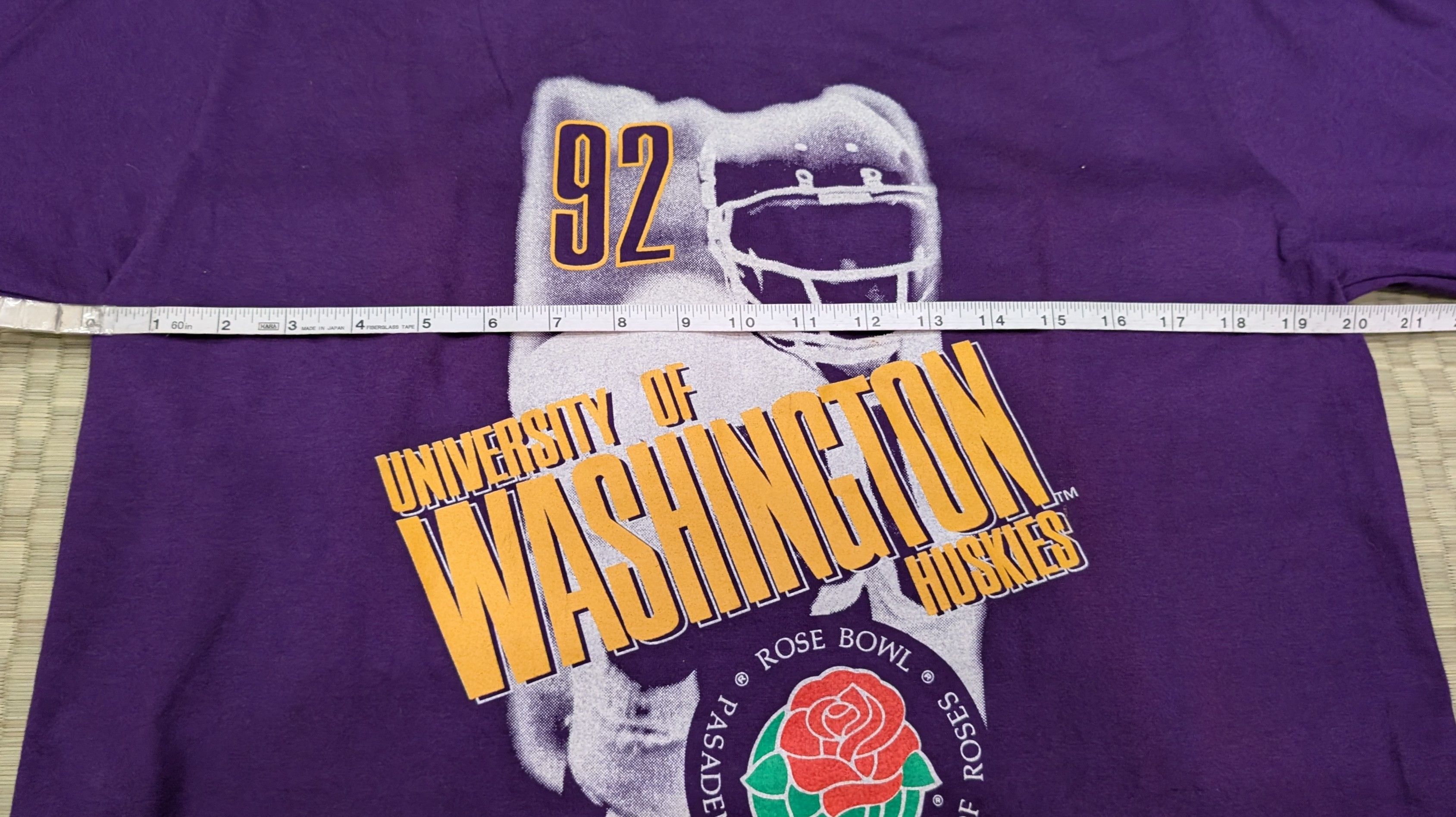 Velva Sheen RARE Vintage Velva Sheen 1992 Rose Bowl UW Huskies T-shirt Size US L / EU 52-54 / 3 - 5 Thumbnail