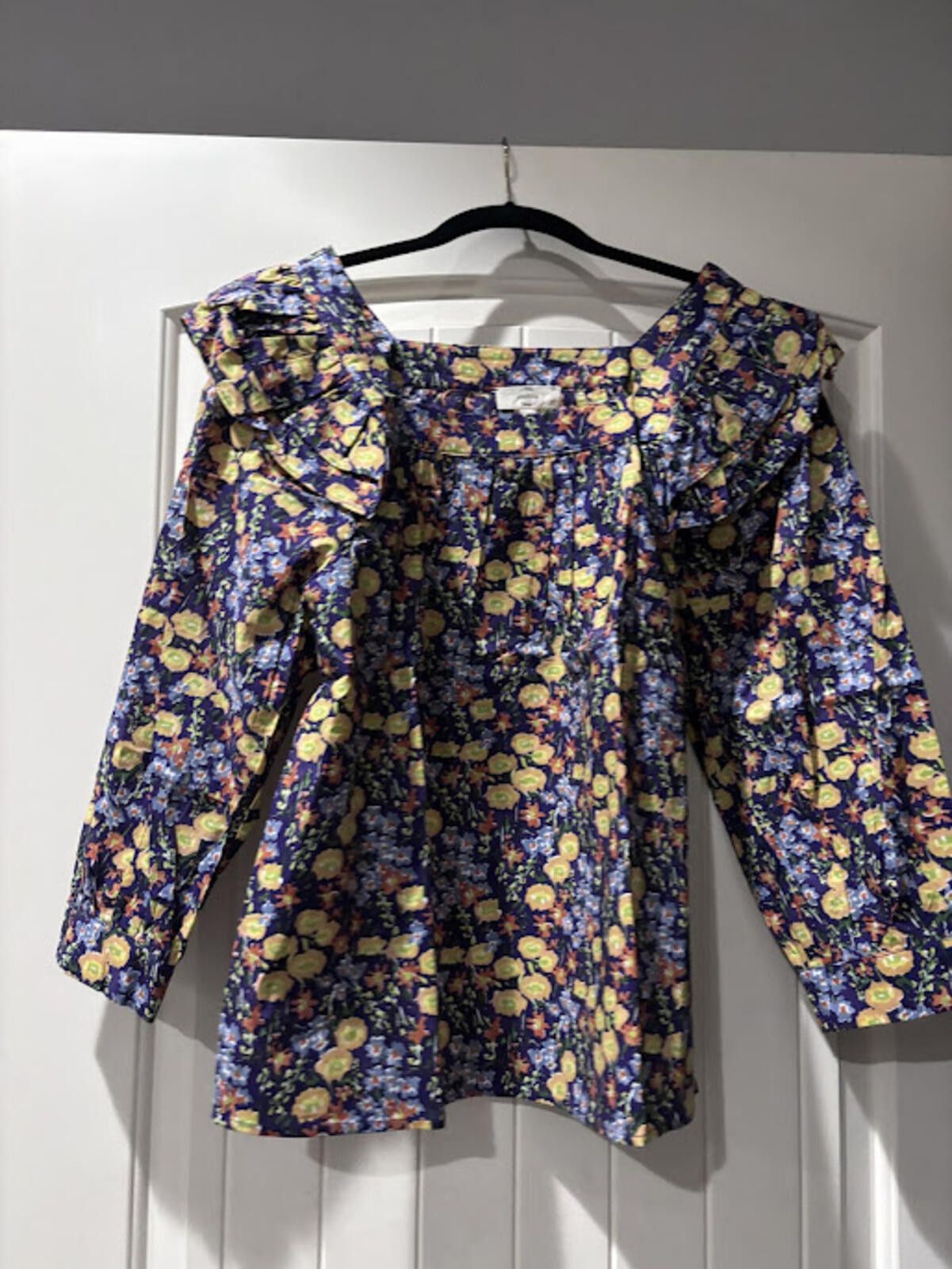 Etro Entro Floral Long Sleeve Blouse w/ Ruffle Detail Size Medium Size M / US 6-8 / IT 42-44 - 1 Thumbnail