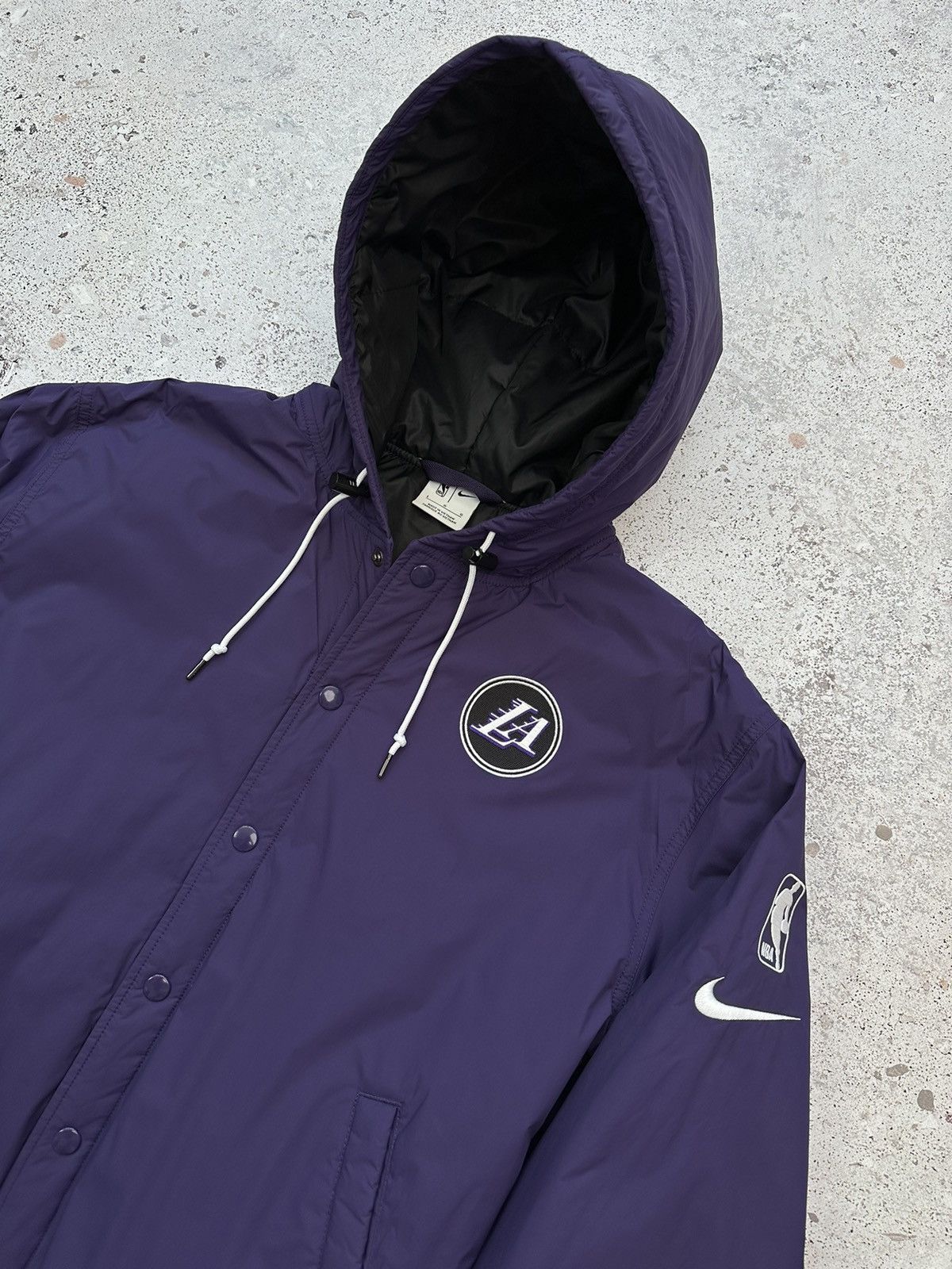 NBA × Nike NEW🔥 Nike Los Angeles Lakers LA Purple light jacket Men M Size US M / EU 48-50 / 2 - 2 Thumbnail