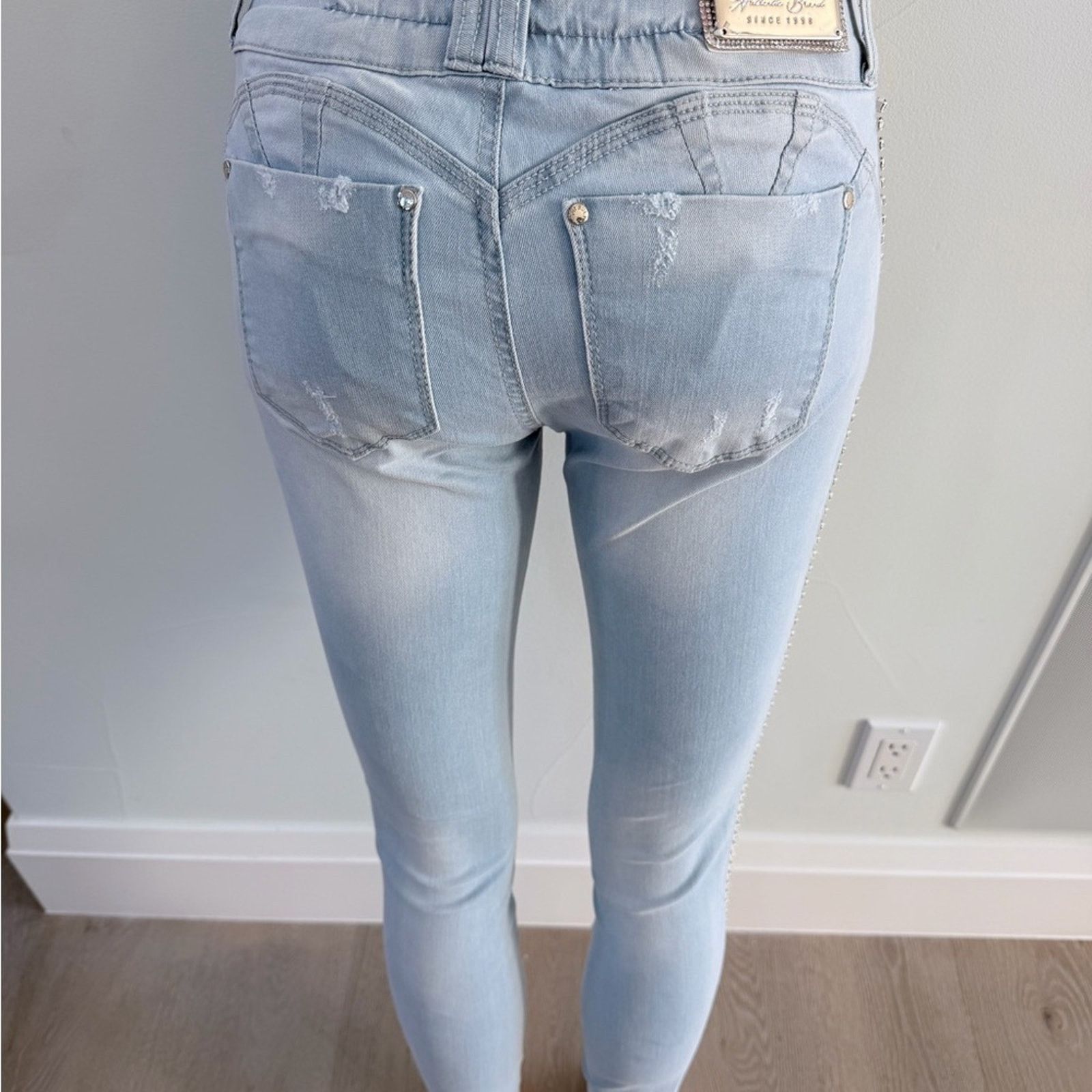Other Pitbull High Waisted Light Wash Blue Ripped Distressed Jeans Size 23" - 16 Thumbnail